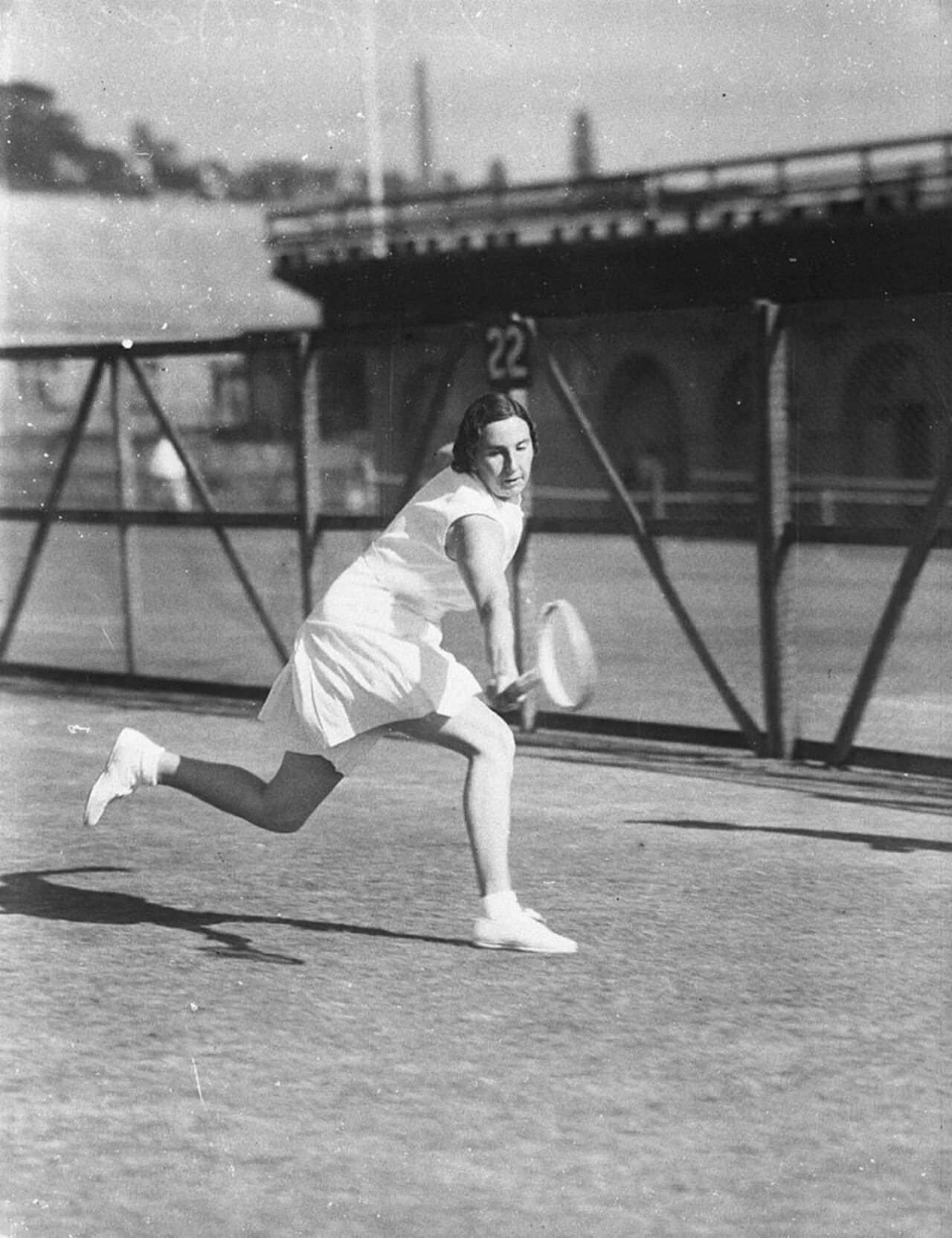 Portrait of Dorothy Round (1909–1982) – memorial page