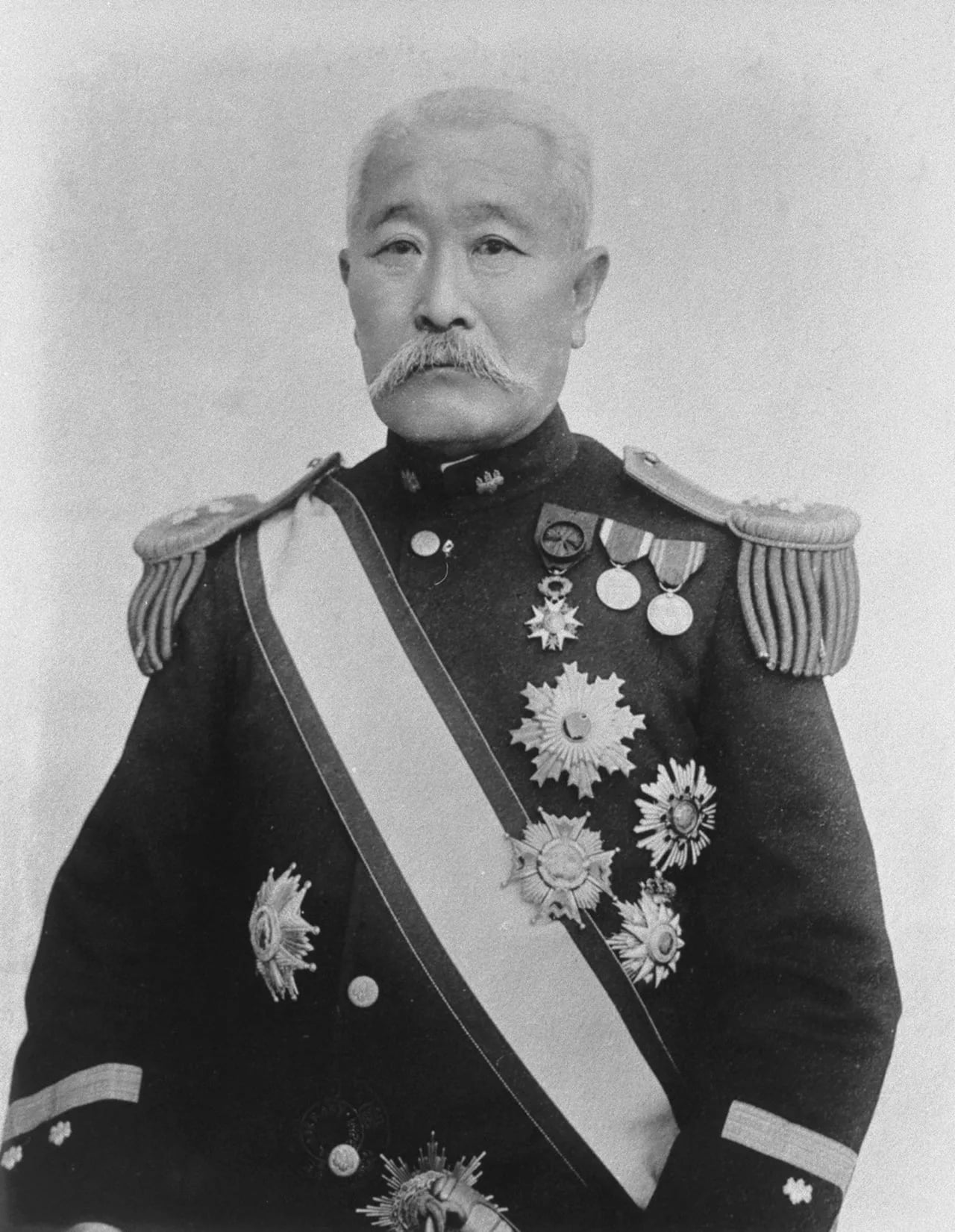 Porträt von Sone Arasuke (1849–1910) – Gedenkseite