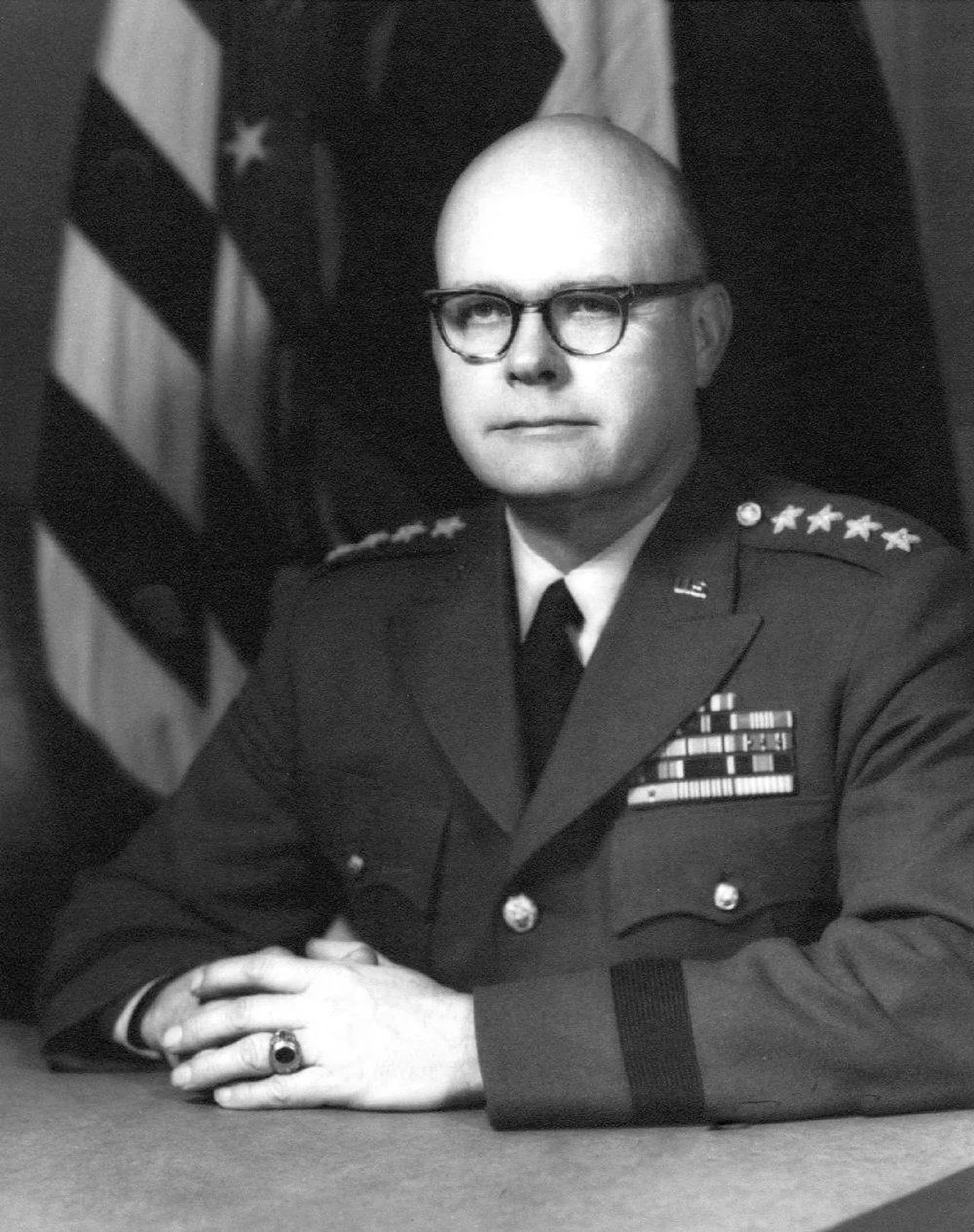 Portrait of Barksdale Hamlett (1908–1979) – memorial page