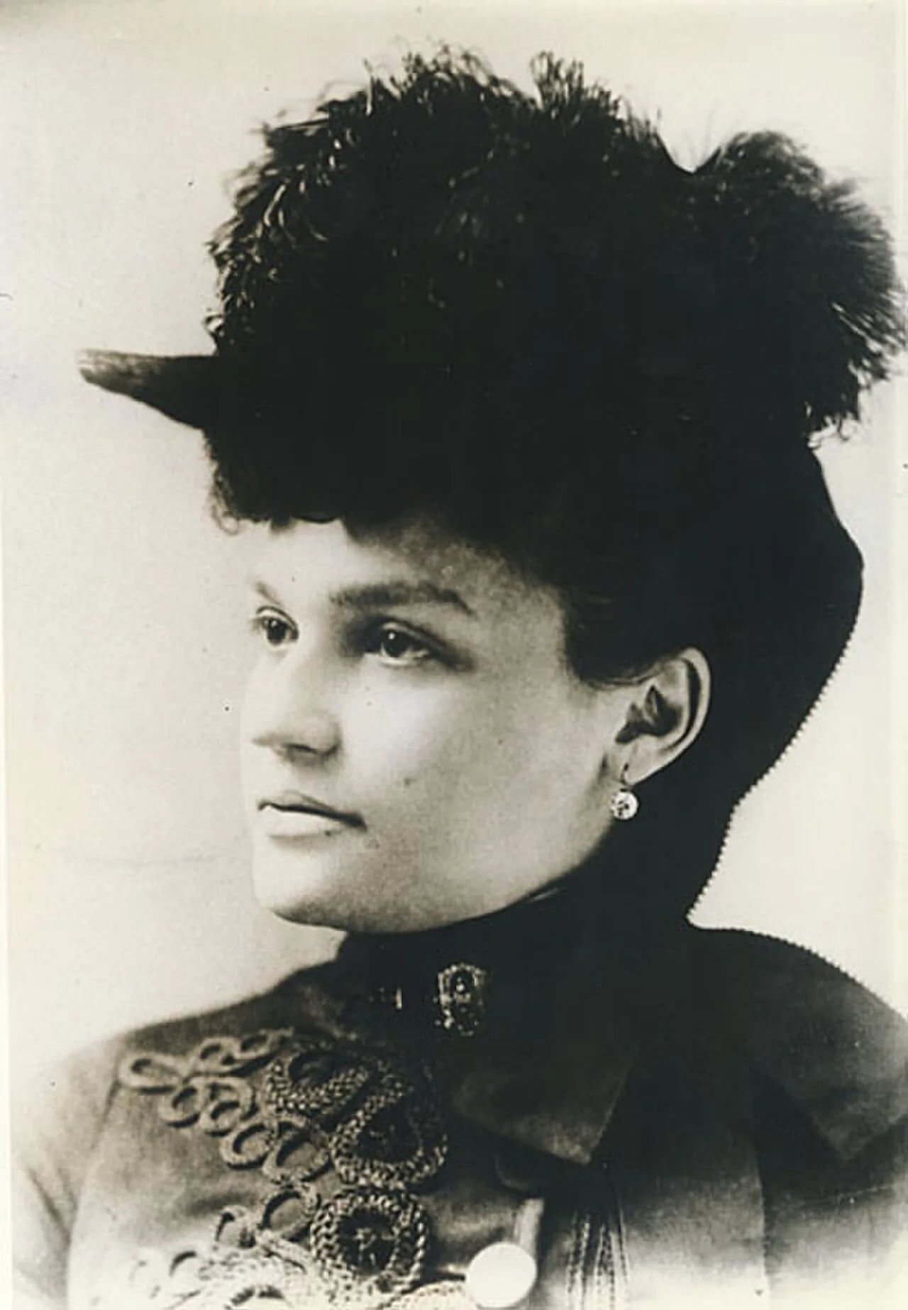 Portrait of Belle Brezing (1860–1940) – memorial page