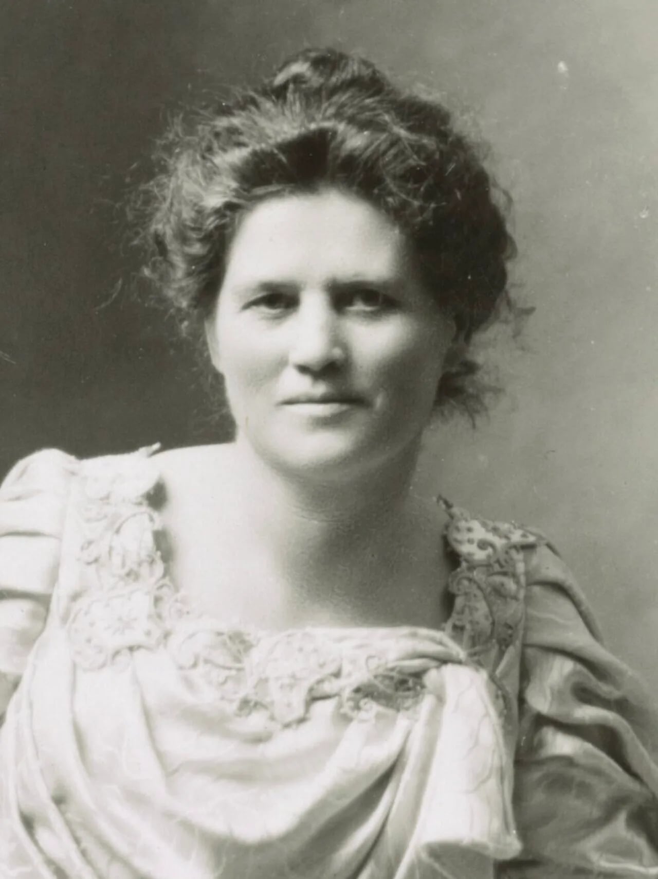 Portrait of Belle Case La Follette (1859–1931) – memorial page