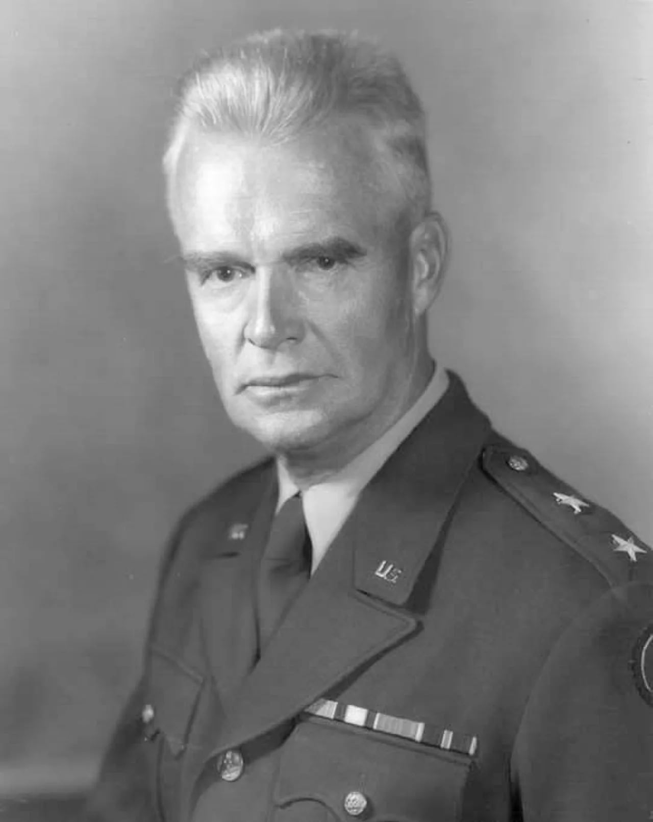 Porträt von William F. Dean (1899–1981) – Gedenkseite