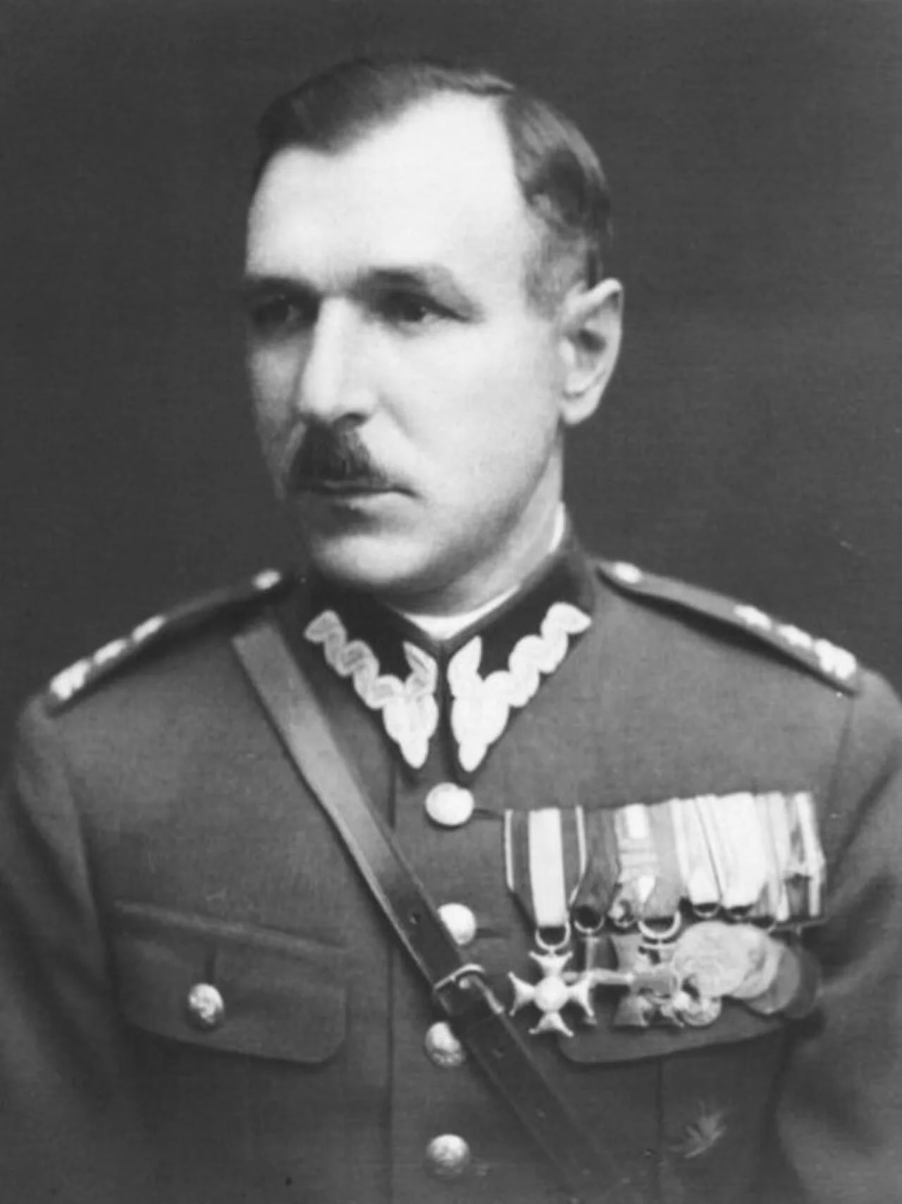Portrait of Karol Kumuniecki (1894–1945) – memorial page