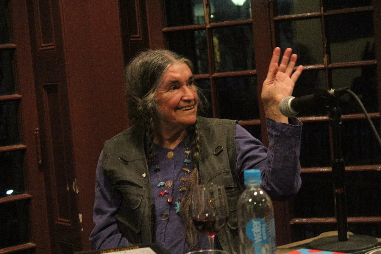 Porträt von Bernadette Mayer (1945–2022) – Gedenkseite