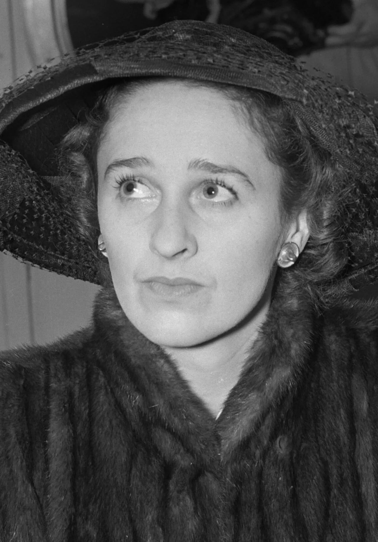 Portrait of Betsey Cushing Roosevelt Whitney (1908–1998) – memorial page