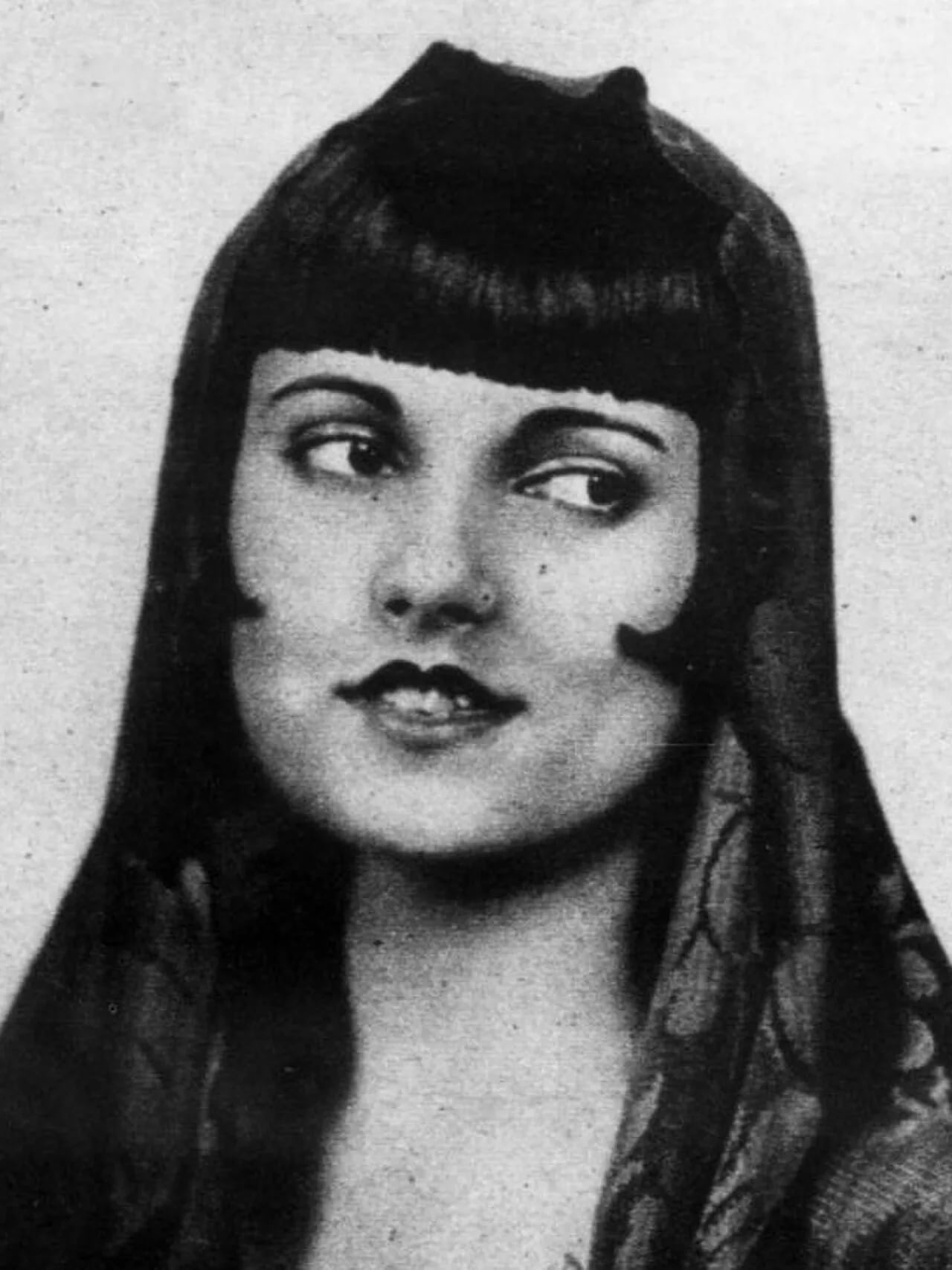 Portrait of Betty Compton (1904–1944) – memorial page