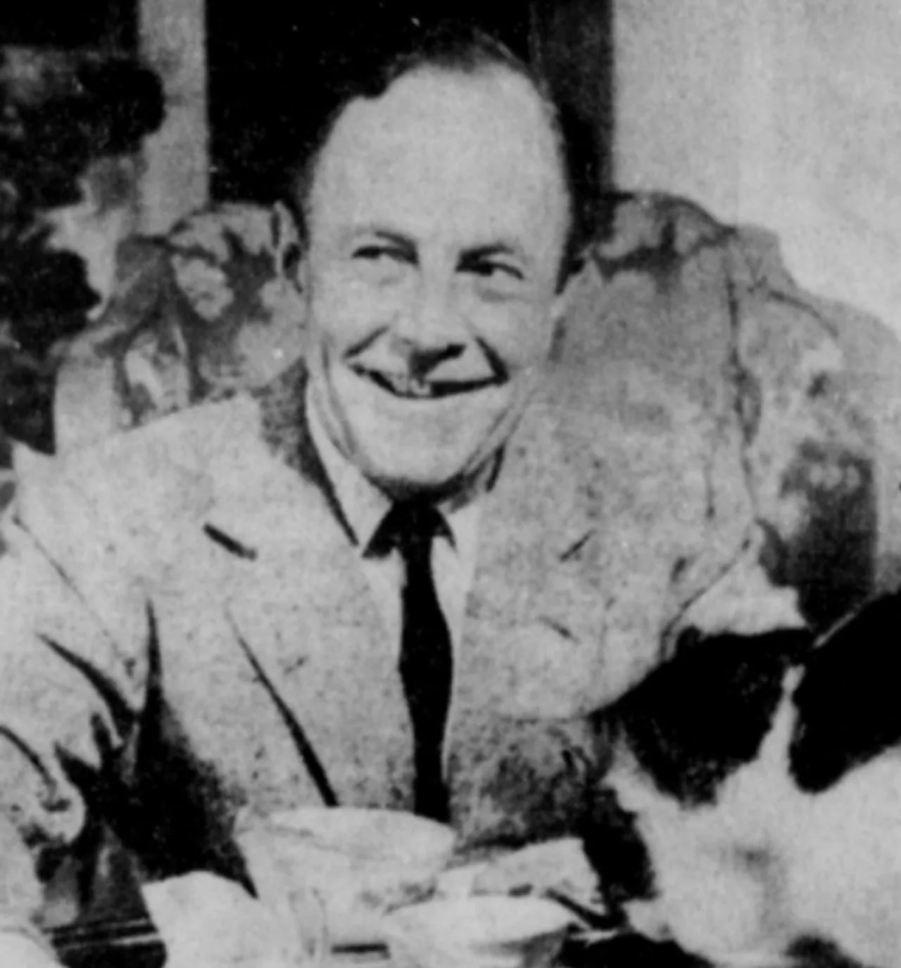 Porträt von Beverley Nichols (1898–1983) – Gedenkseite