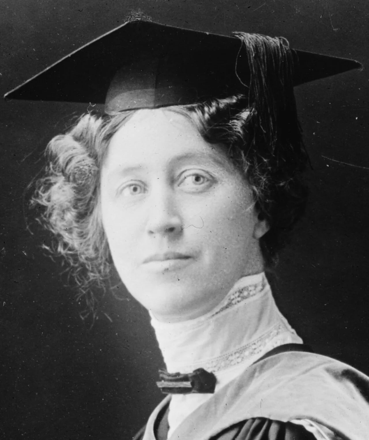 Portrait of Annette Abbott Adams (1877–1956) – memorial page