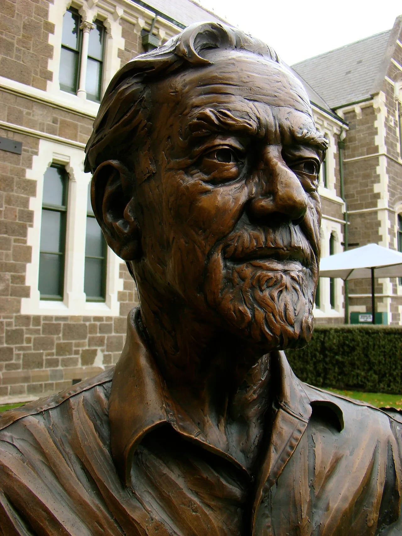 Portrait of Bill Sutton (1917–2000) – memorial page