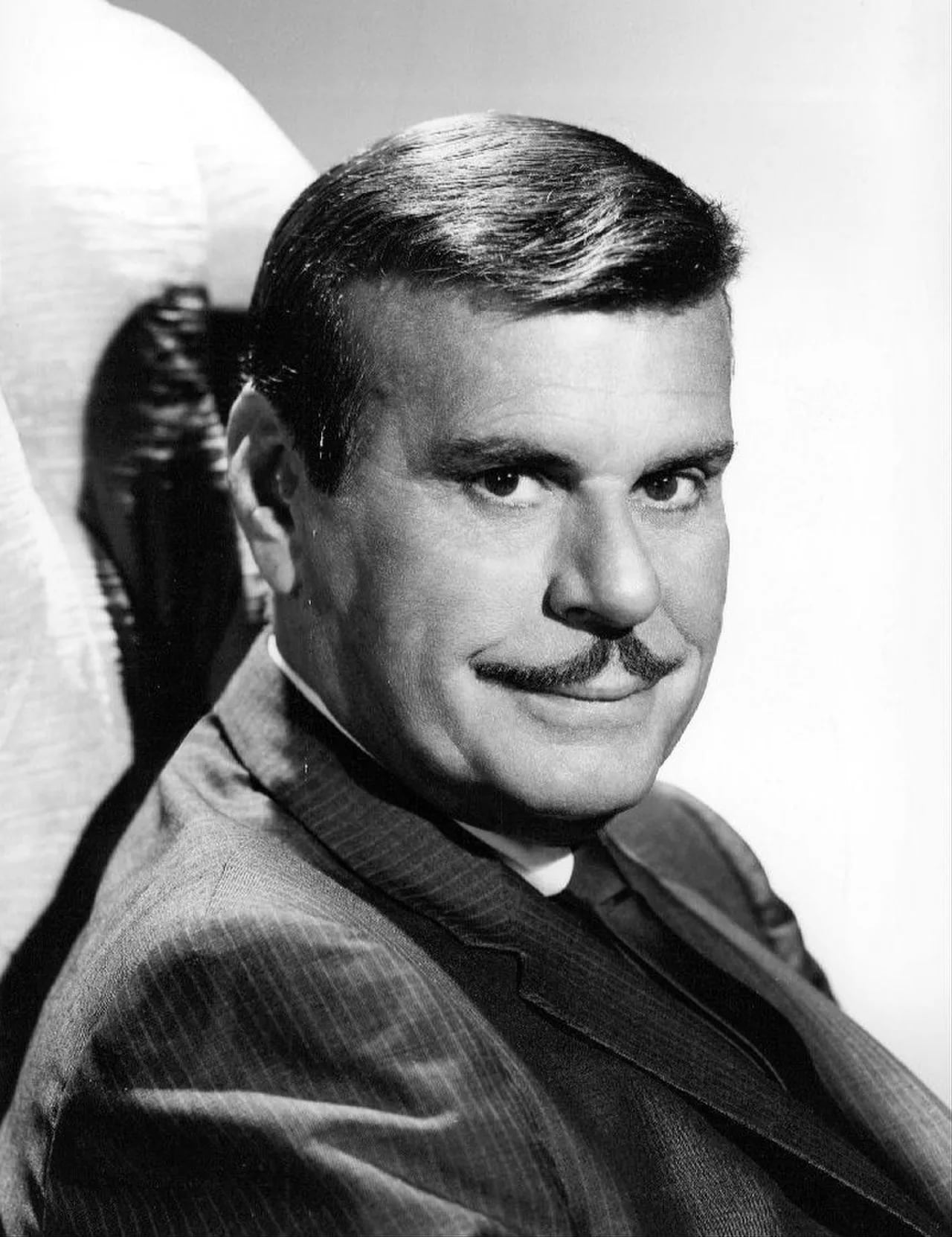 Porträt von Billy De Wolfe (1907–1974) – Gedenkseite