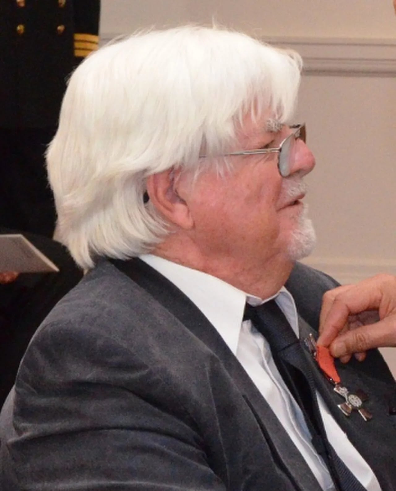 Porträt von Bob Brockie (1932–2025) – Gedenkseite