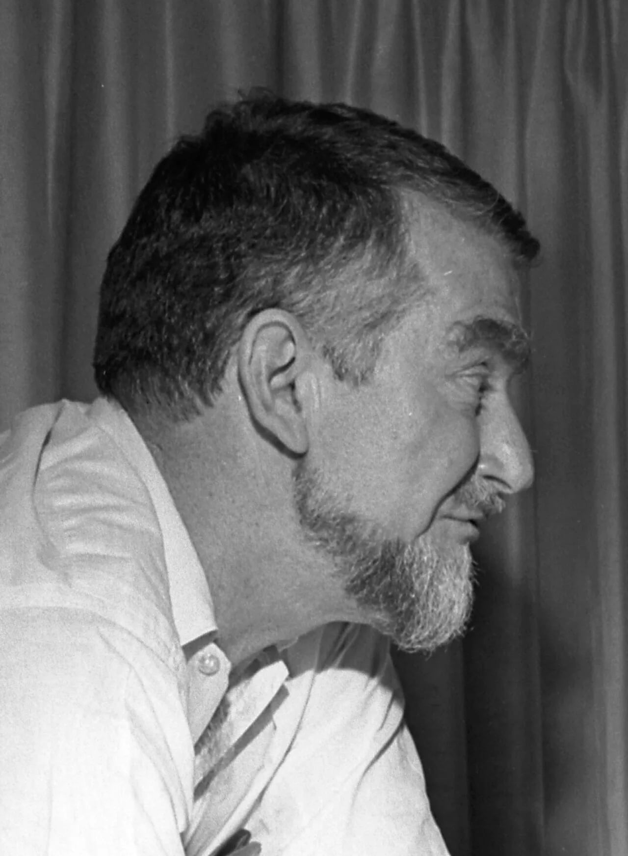 Portrait of Bob Carroll (1918–2007) – memorial page
