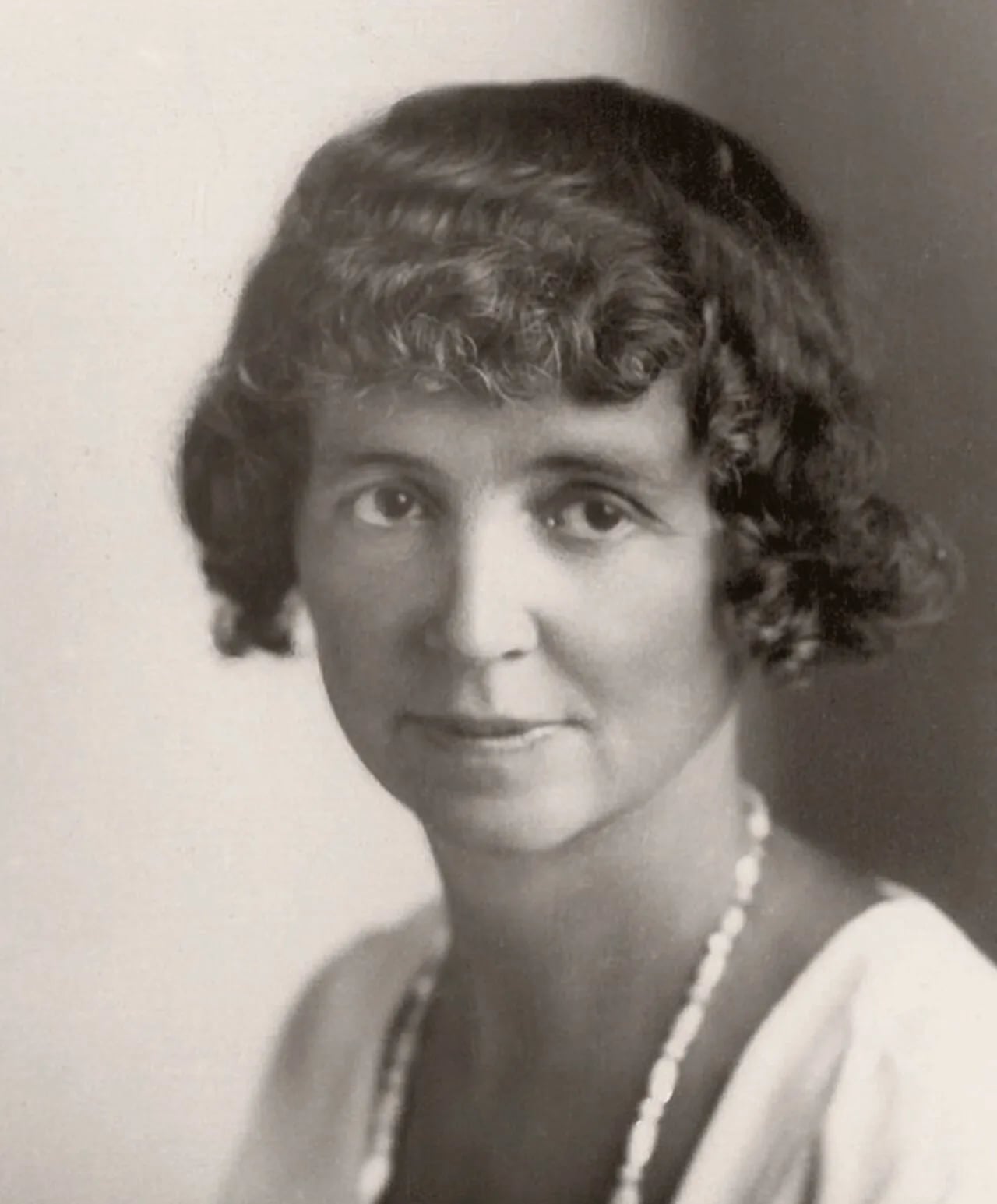 Porträt von Greta Adrian (1893–1981) – Gedenkseite