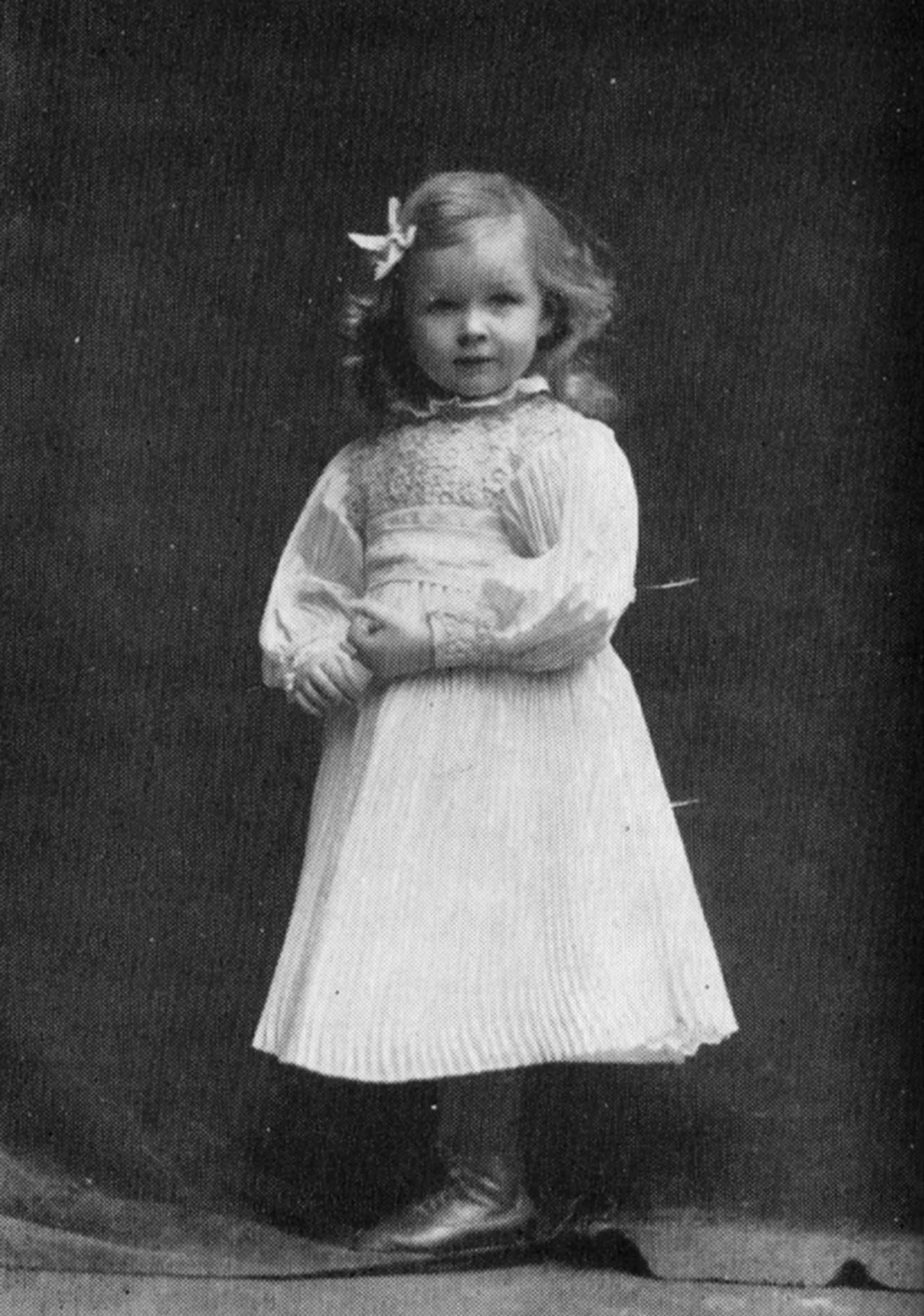 Portrait of Anne-Marie Hagelin (1902–2007) – memorial page