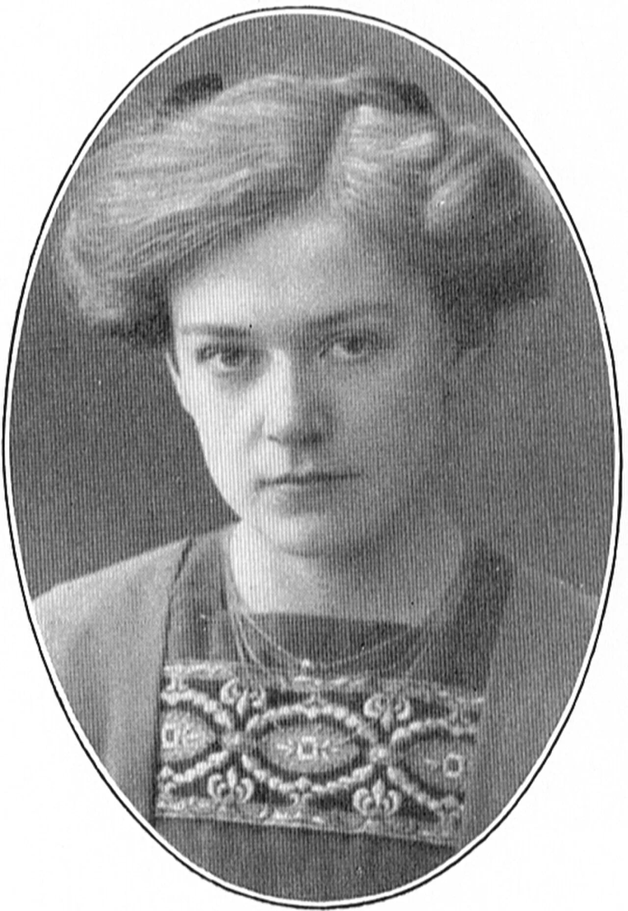 Portrait of Beth Hennings (1889–1971) – memorial page