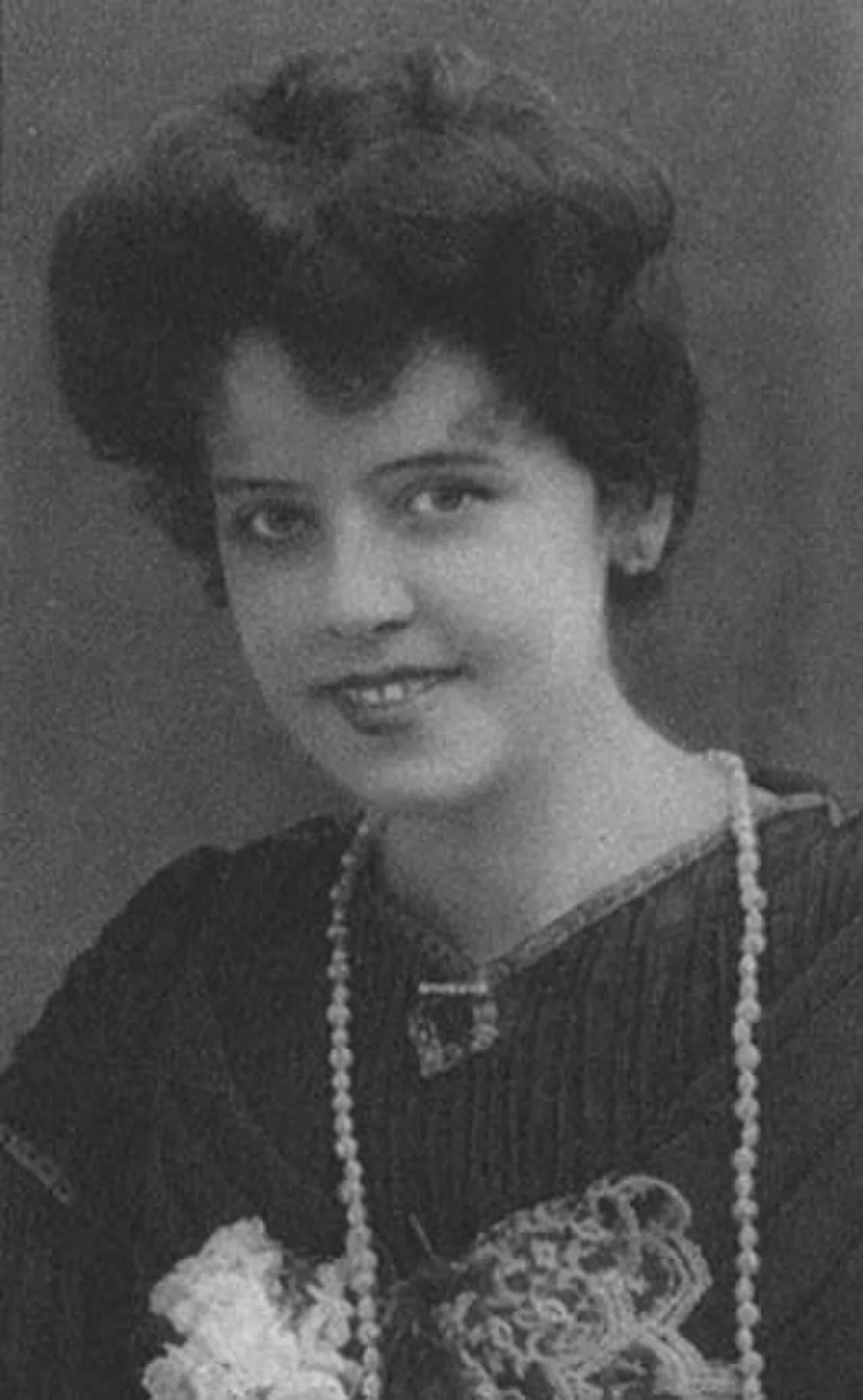 Portrait of Anna Hillberg (1881–1965) – memorial page