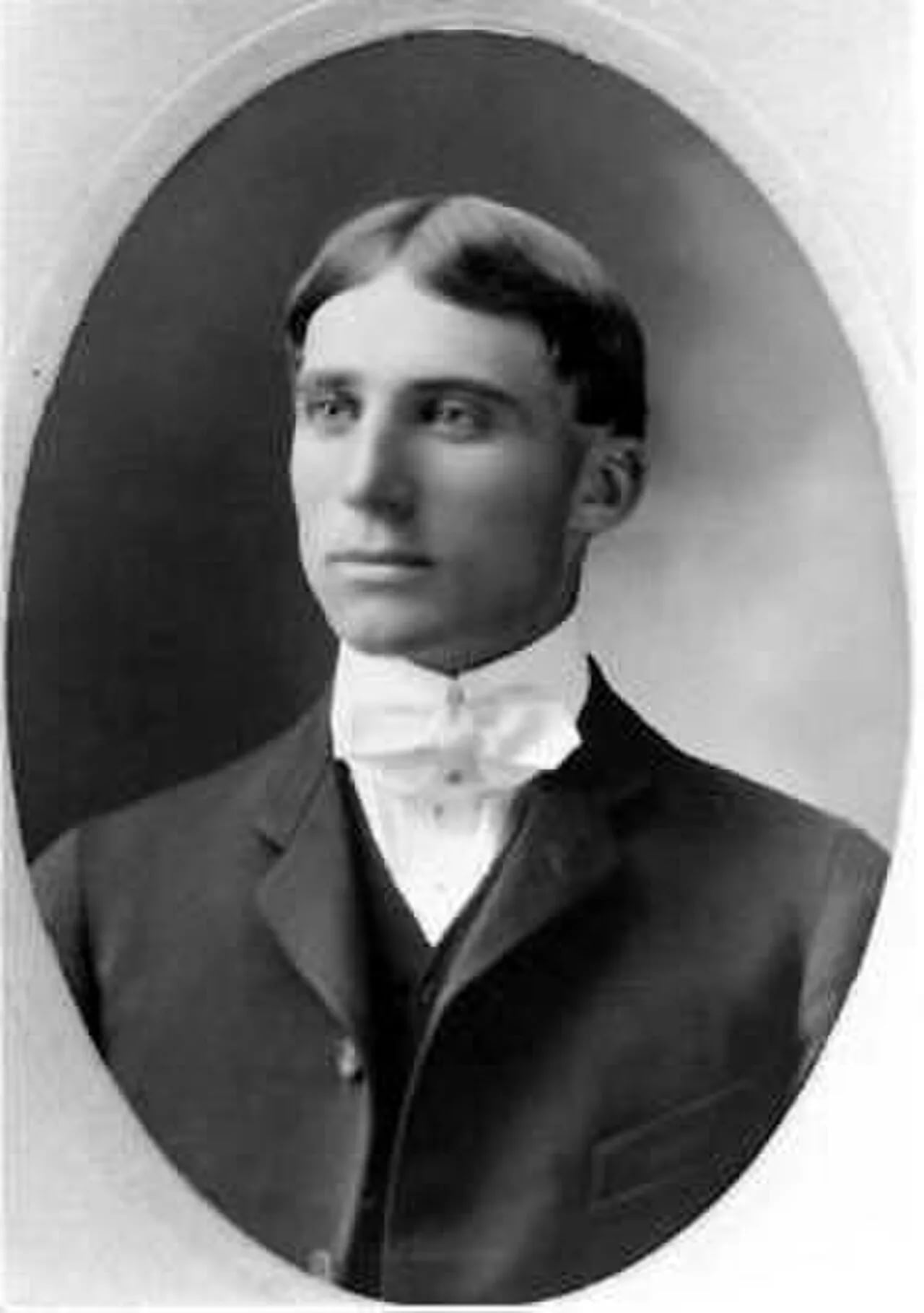 Portrait of Bradbury Robinson (1884–1949) – memorial page