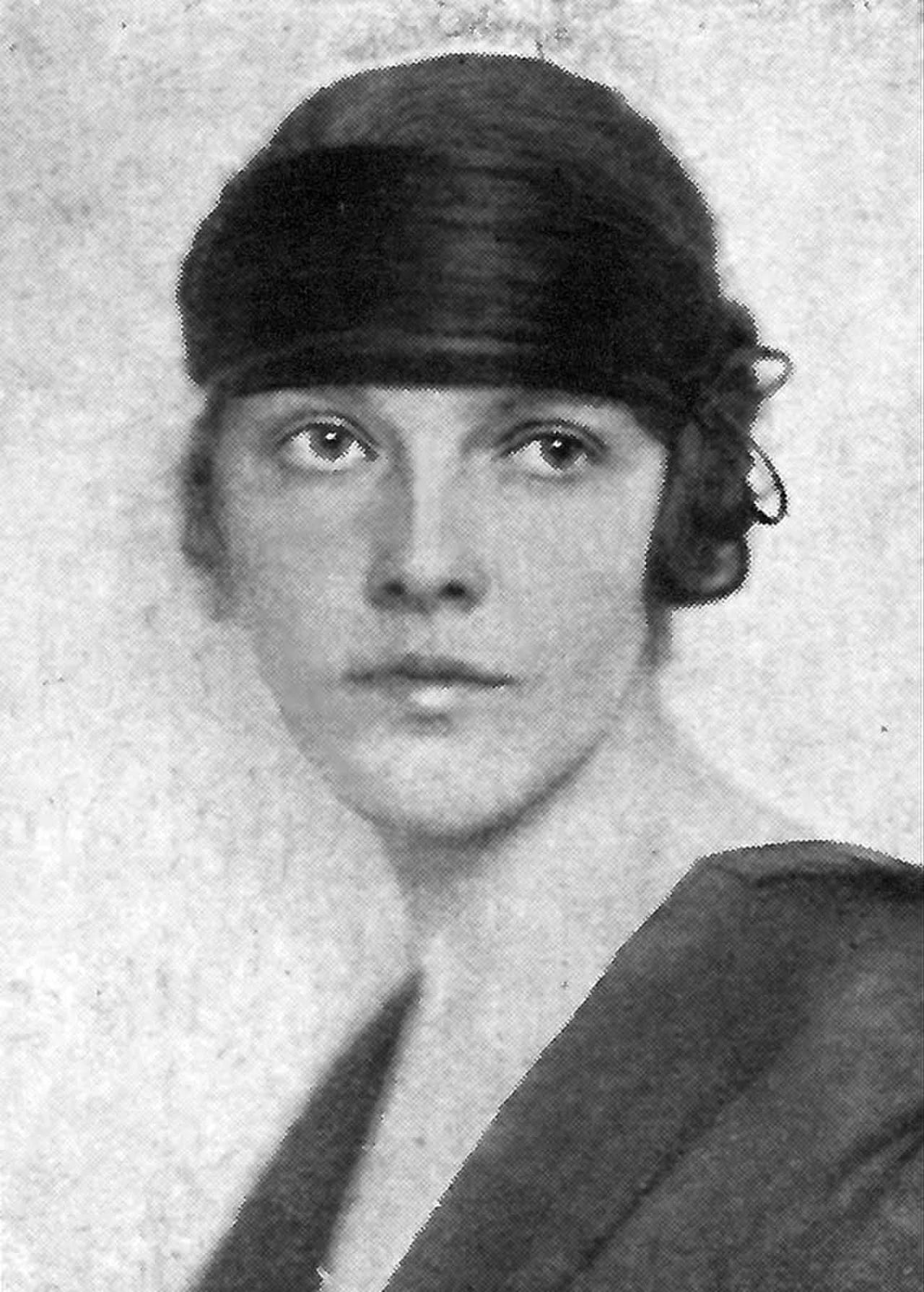Portrait of Astrid Holm (1893–1961) – memorial page