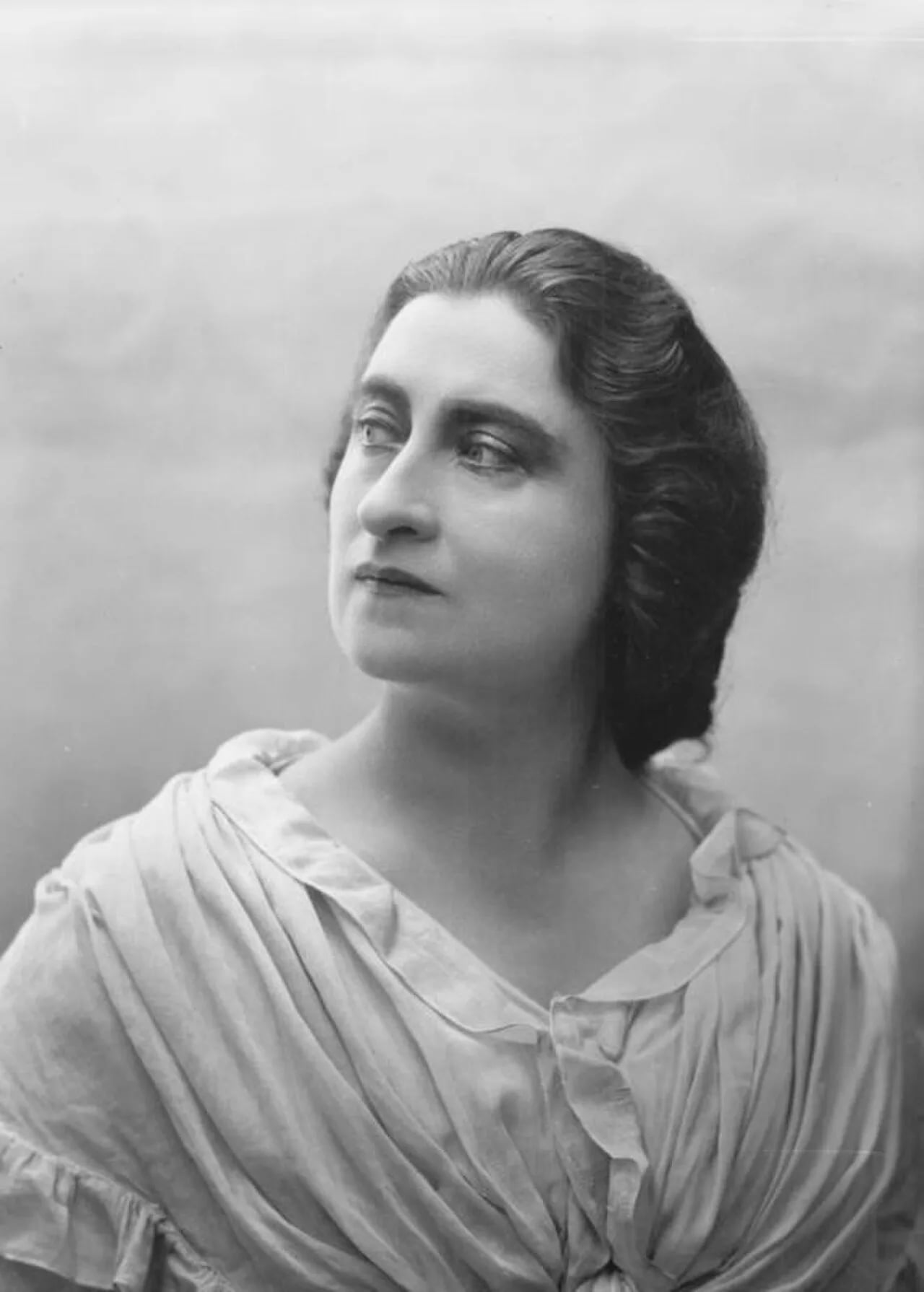 Portrait of Tenna Kraft (1885–1954) – memorial page