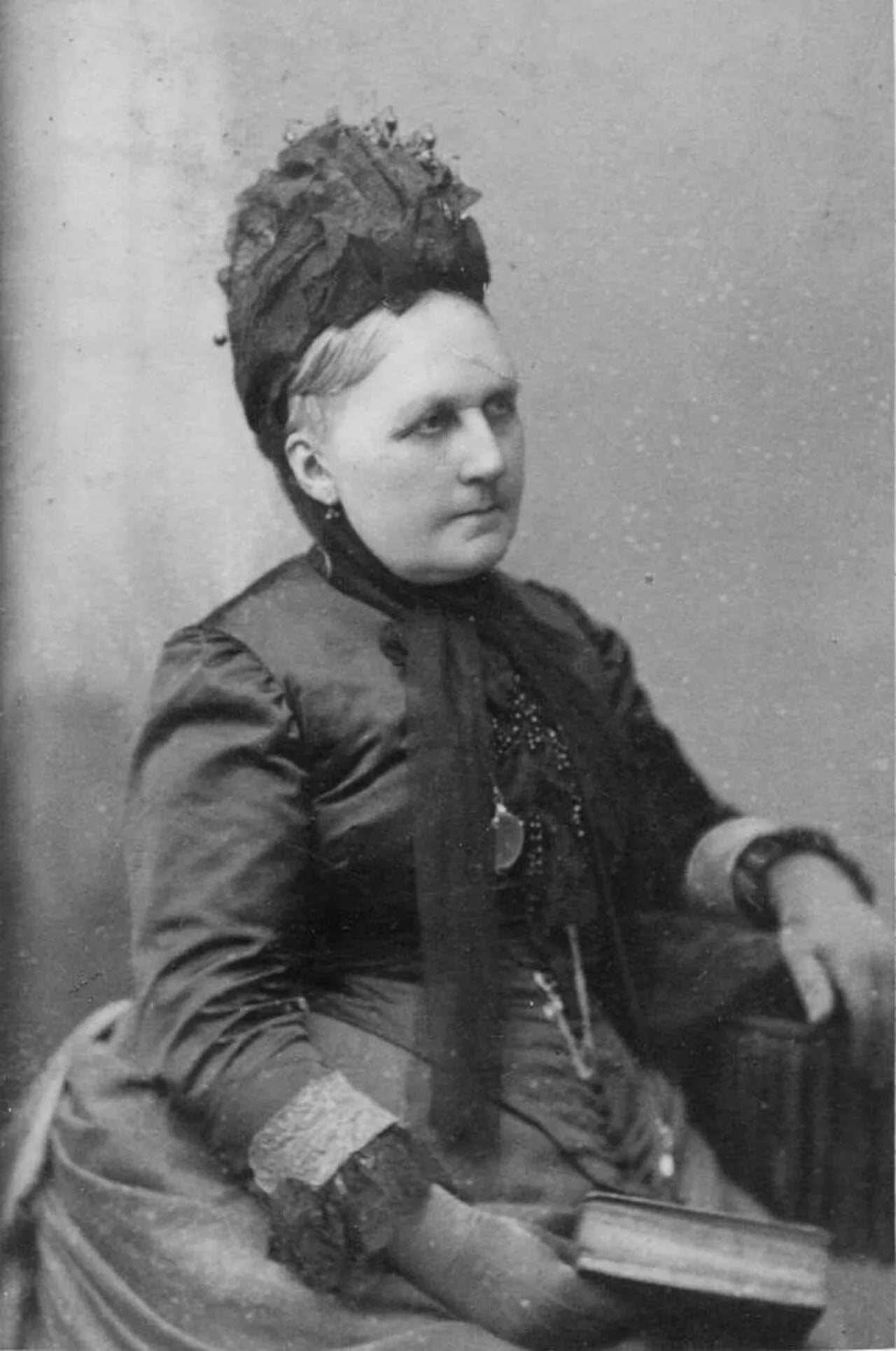 Portrait of Line Luplau (1823–1891) – memorial page
