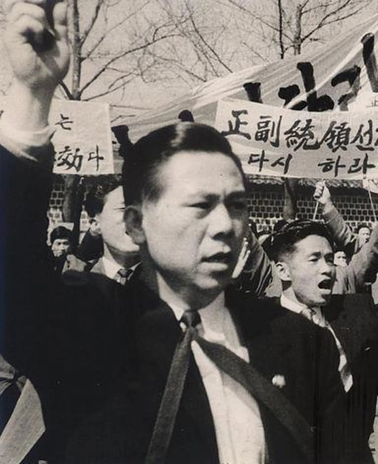 Portrait of Yi Cheol-seung (1922–2016) – memorial page