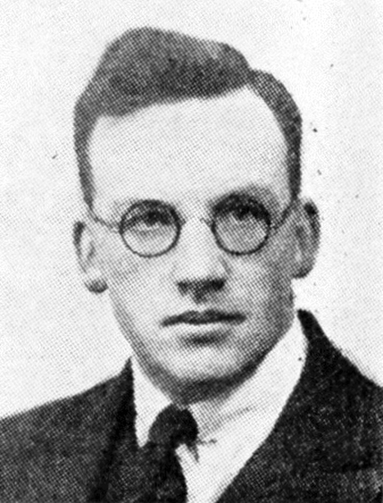 Portrait of Olav Larssen (1894–1981) – memorial page