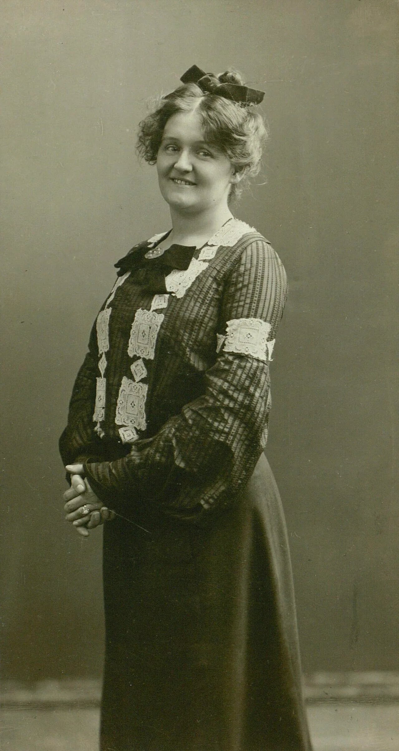 Portrait of Jonna Neiiendam (1872–1938) – memorial page