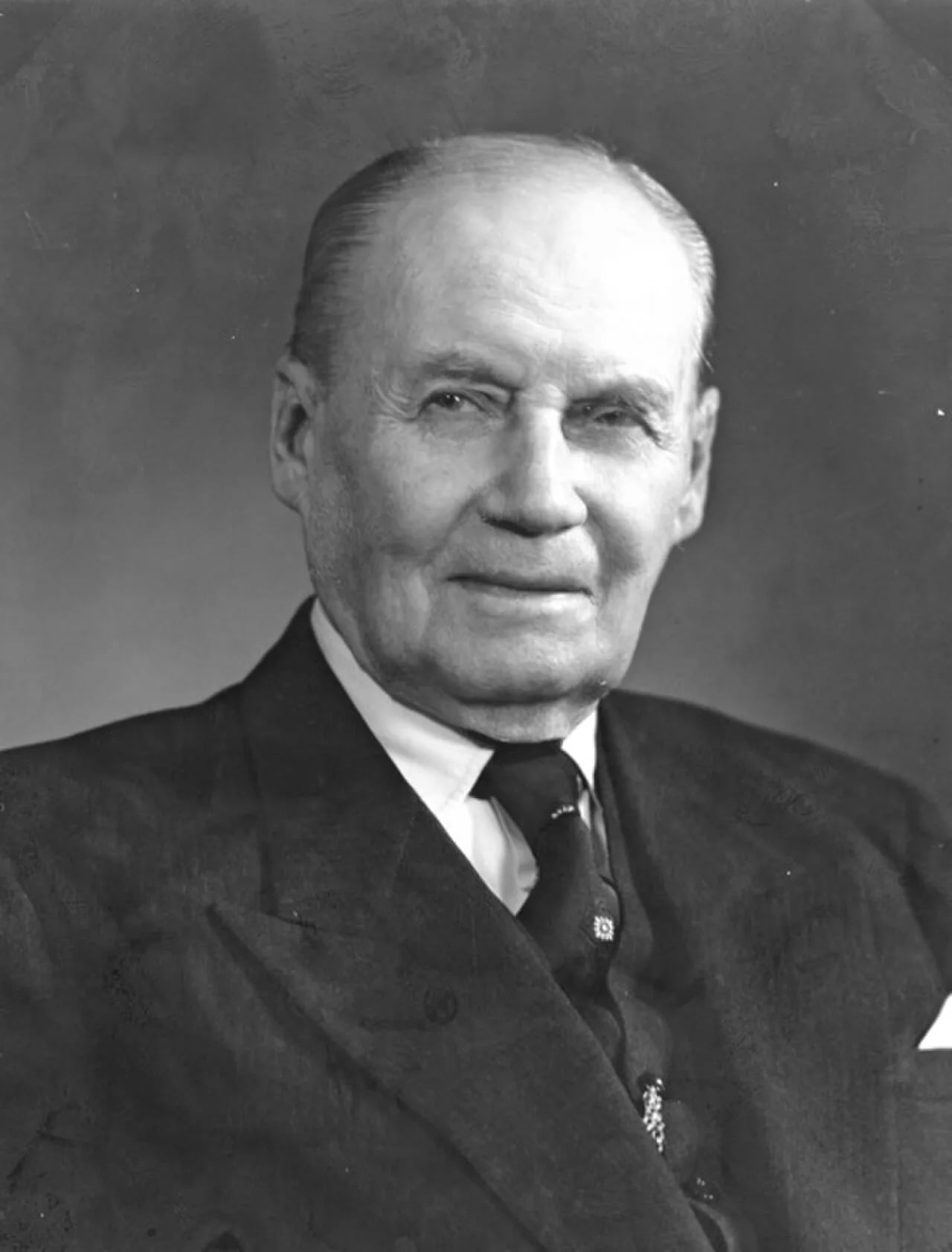 Portrait of Jacob Jacobsen (1865–1955) – memorial page