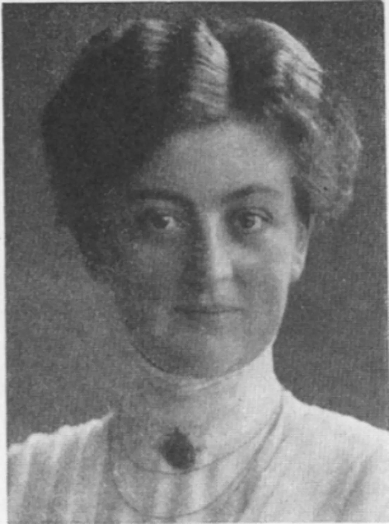 Portrait of Louise Petrén-Overton (1880–1977) – memorial page