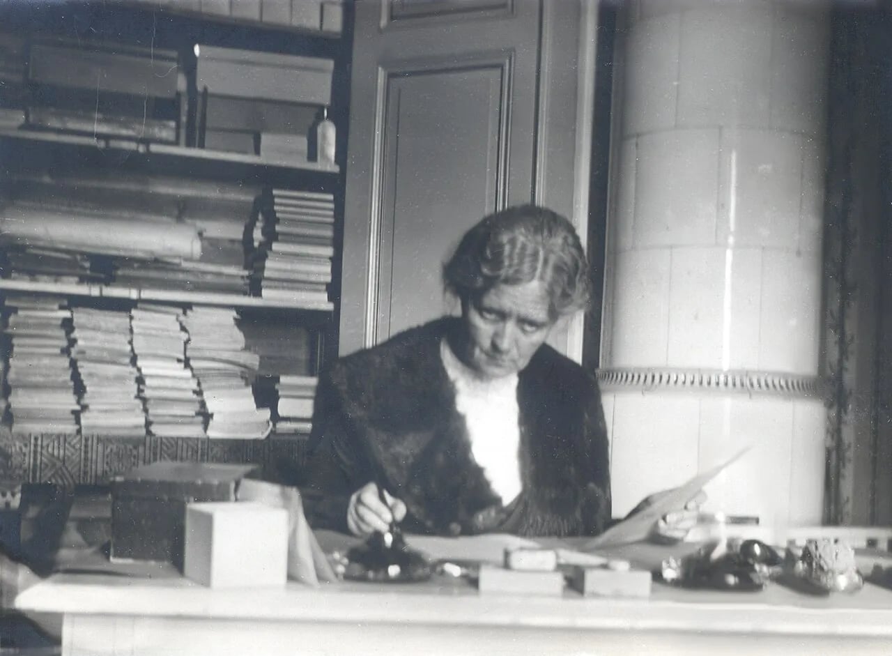 Portrait of Naima Sahlbom (1871–1957) – memorial page