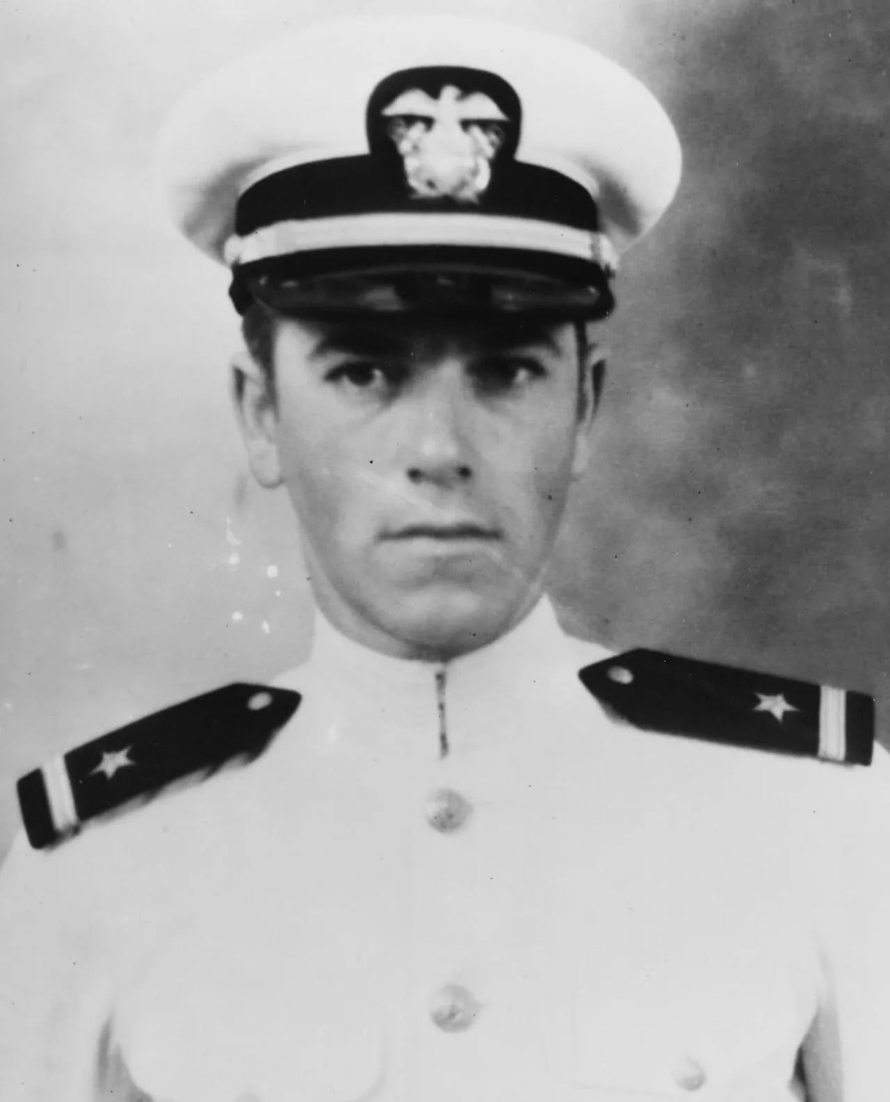 Porträt von Bruce Van Voorhis (1908–1943) – Gedenkseite