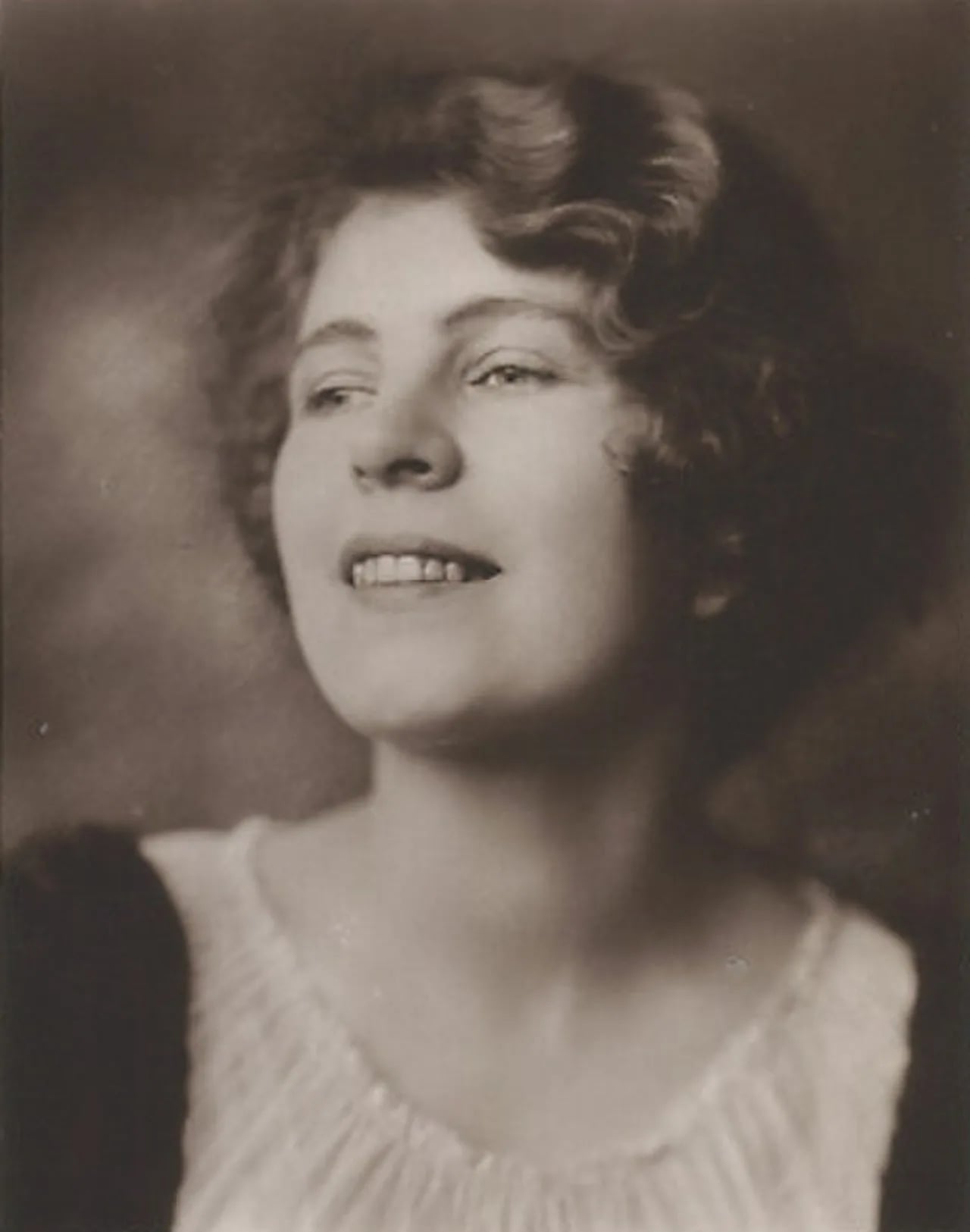 Portrait of Sibyl Smolowa (1886–1972) – memorial page