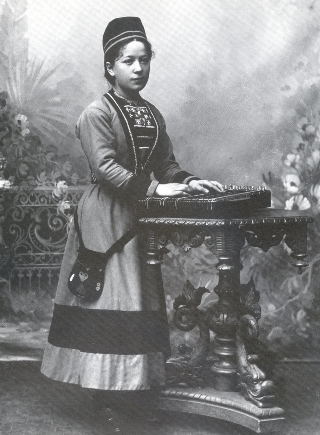 Portrait of Lisa Thomasson (1878–1932) – memorial page