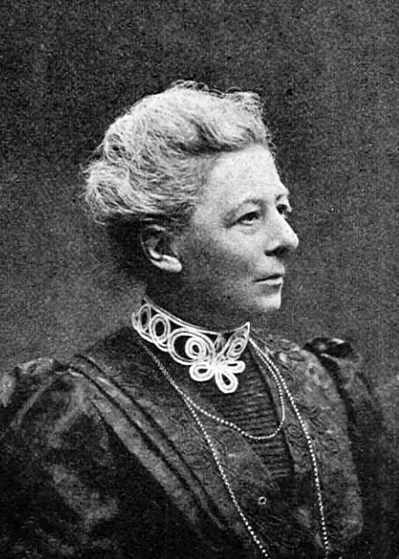 Portrait of Augusta Tonning (1857–1932) – memorial page