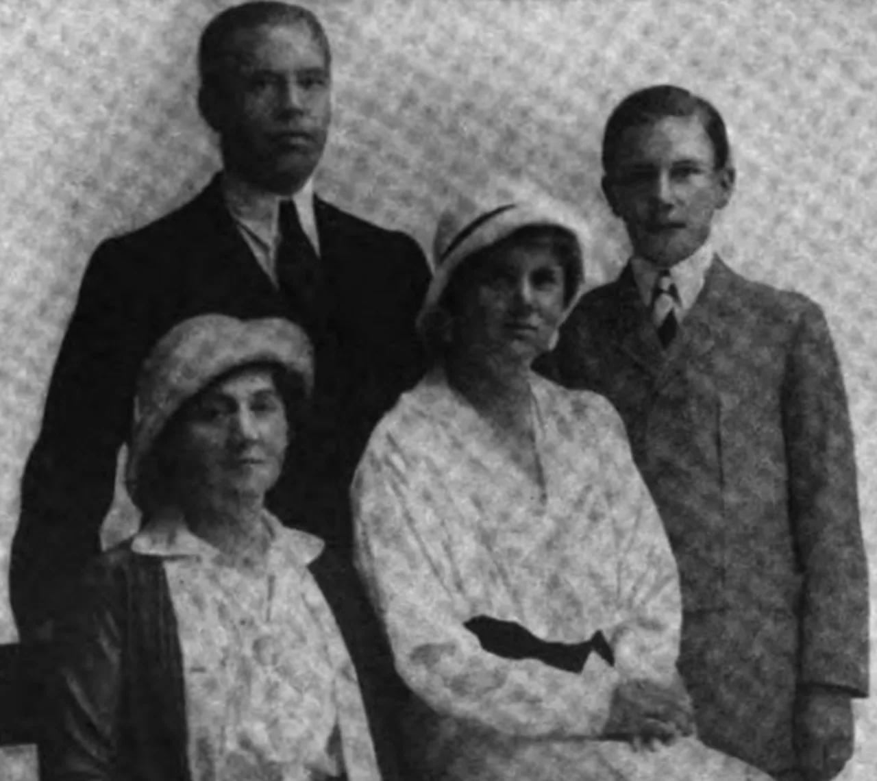Porträt von Burt Aull (1871–1947) – Gedenkseite