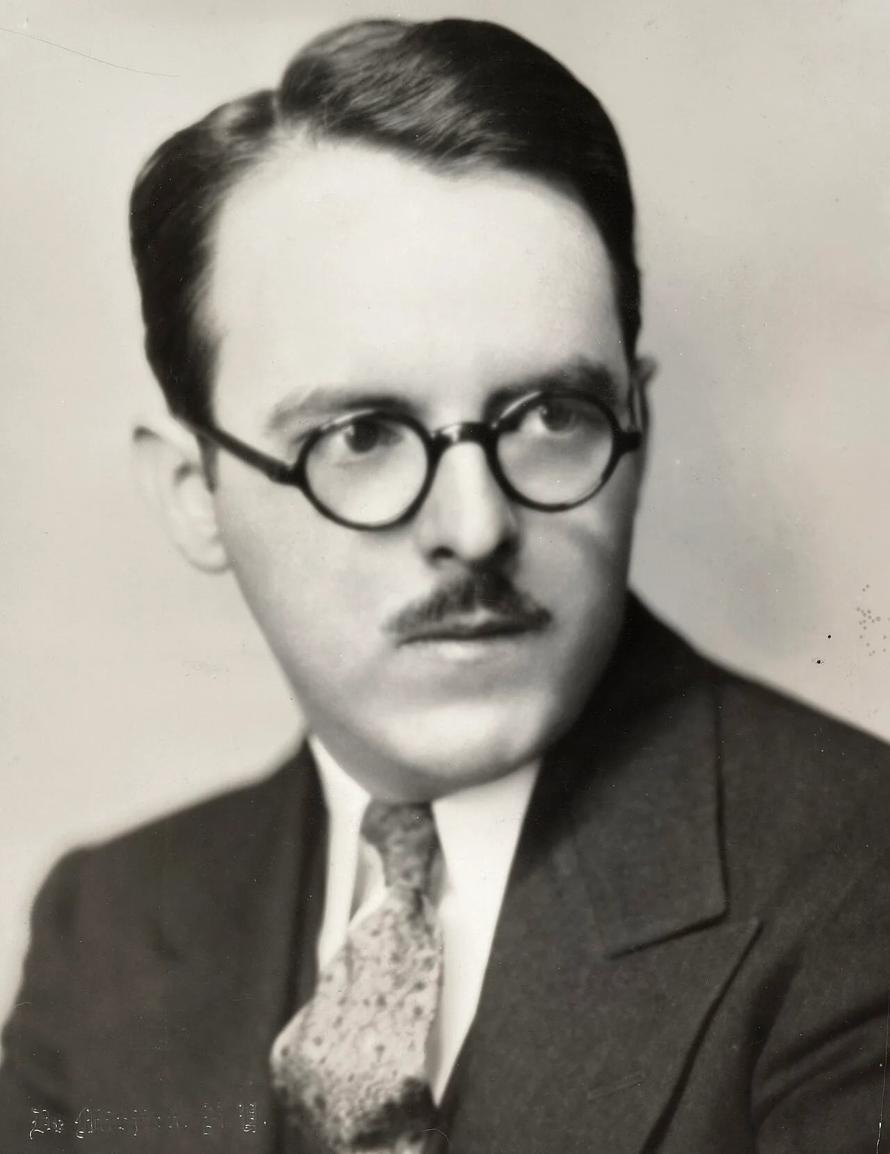 Porträt von Clinton Hartley Grattan (1902–1980) – Gedenkseite