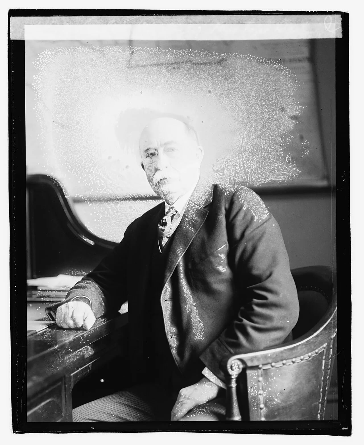 Portrait of Caleb Rodney Layton III (1907–1988) – memorial page