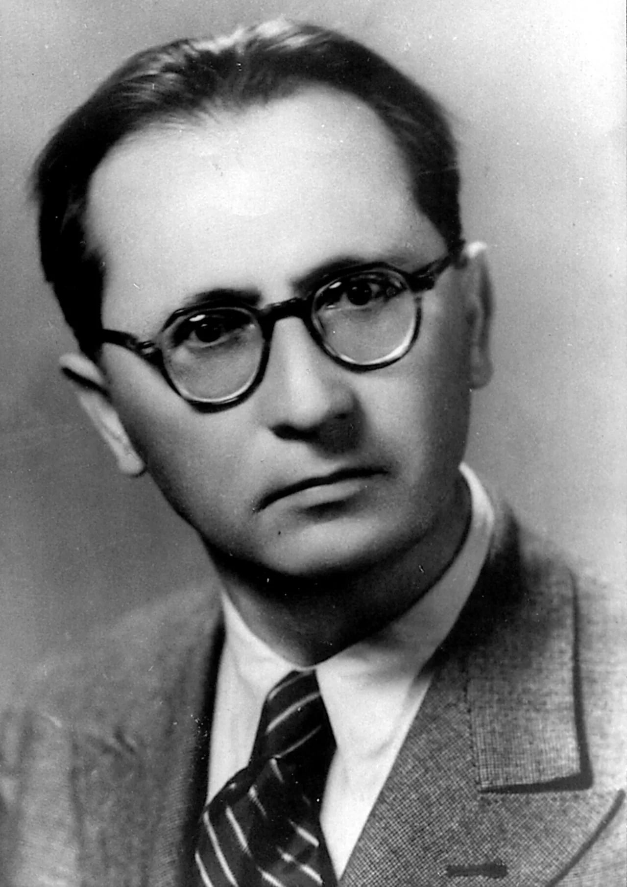 Portrait of Andrej Sirácky (1900–1988) – memorial page