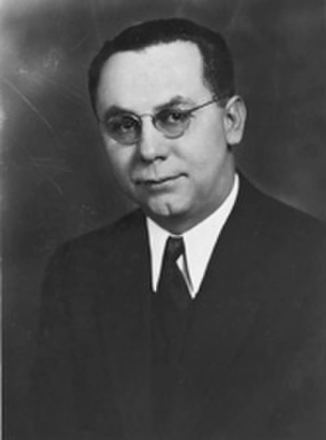 Portrait of Frank P. Briggs (1894–1992) – memorial page