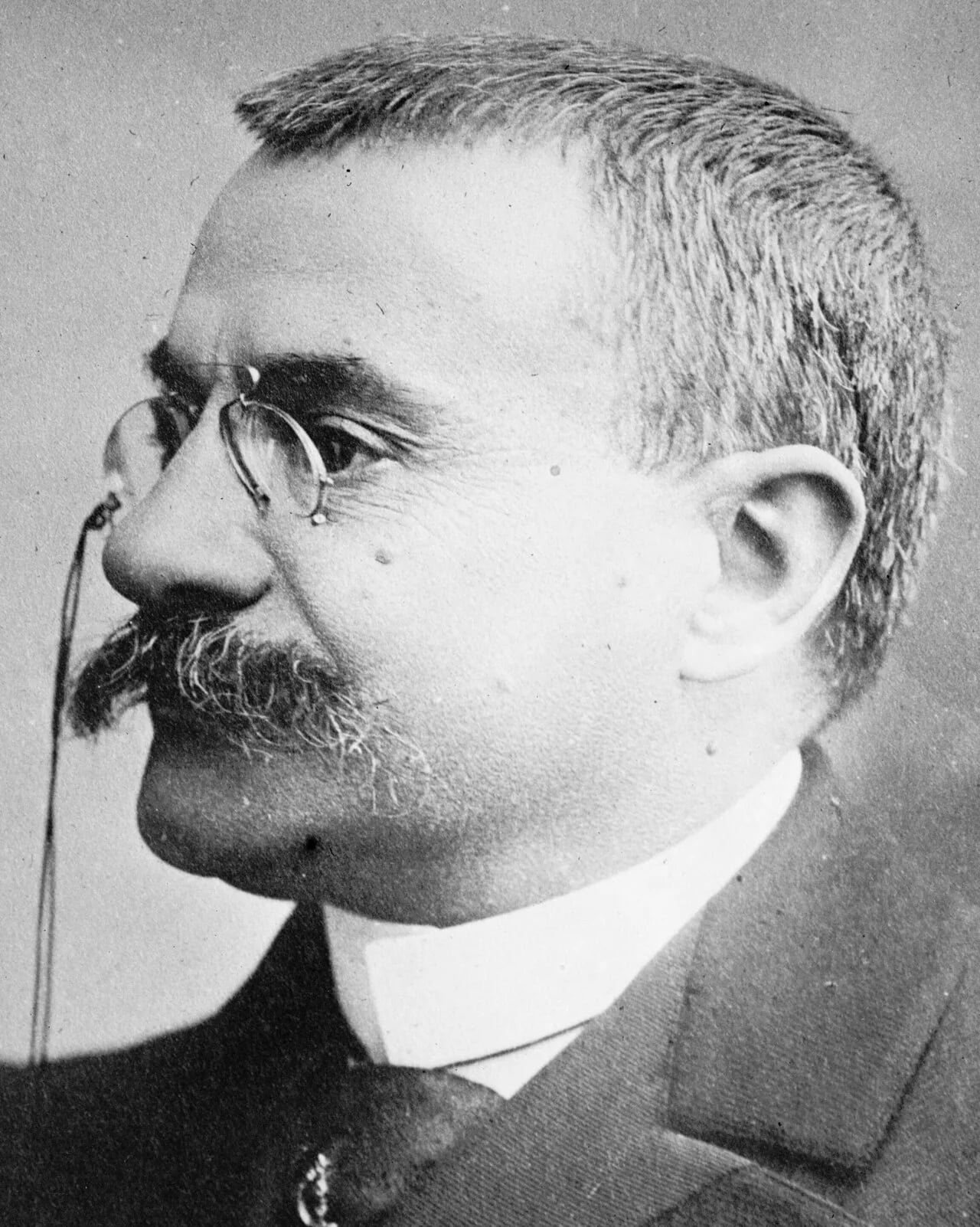 Porträt von Théophile Delcassé (1852–1923) – Gedenkseite