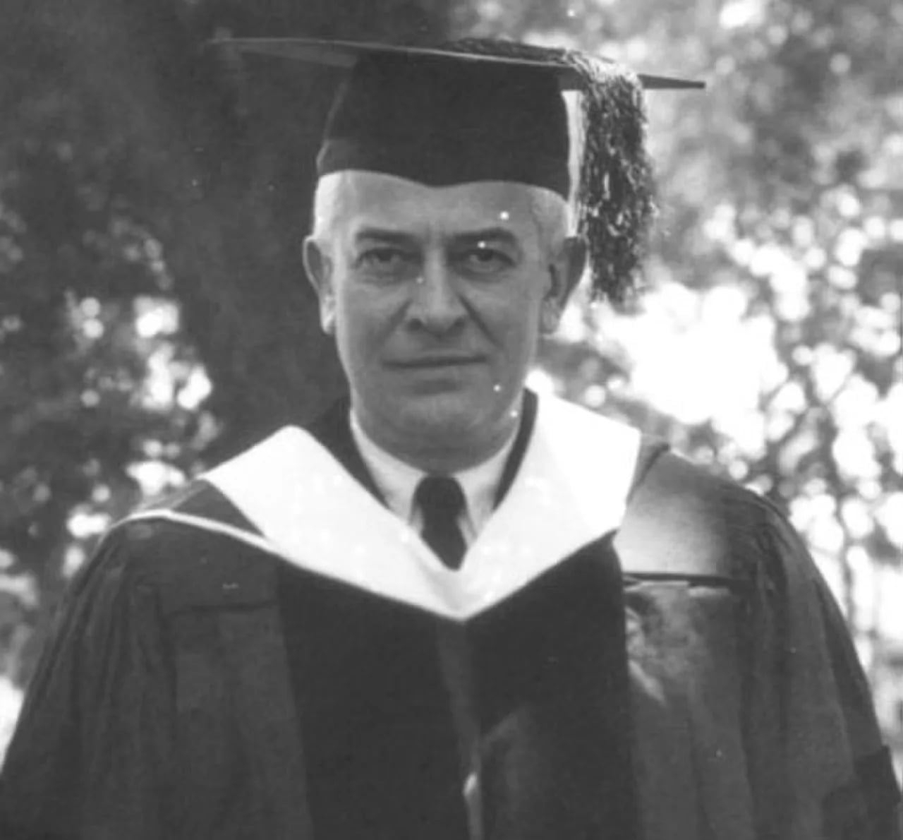 Portrait of Carl Van Doren (1885–1950) – memorial page