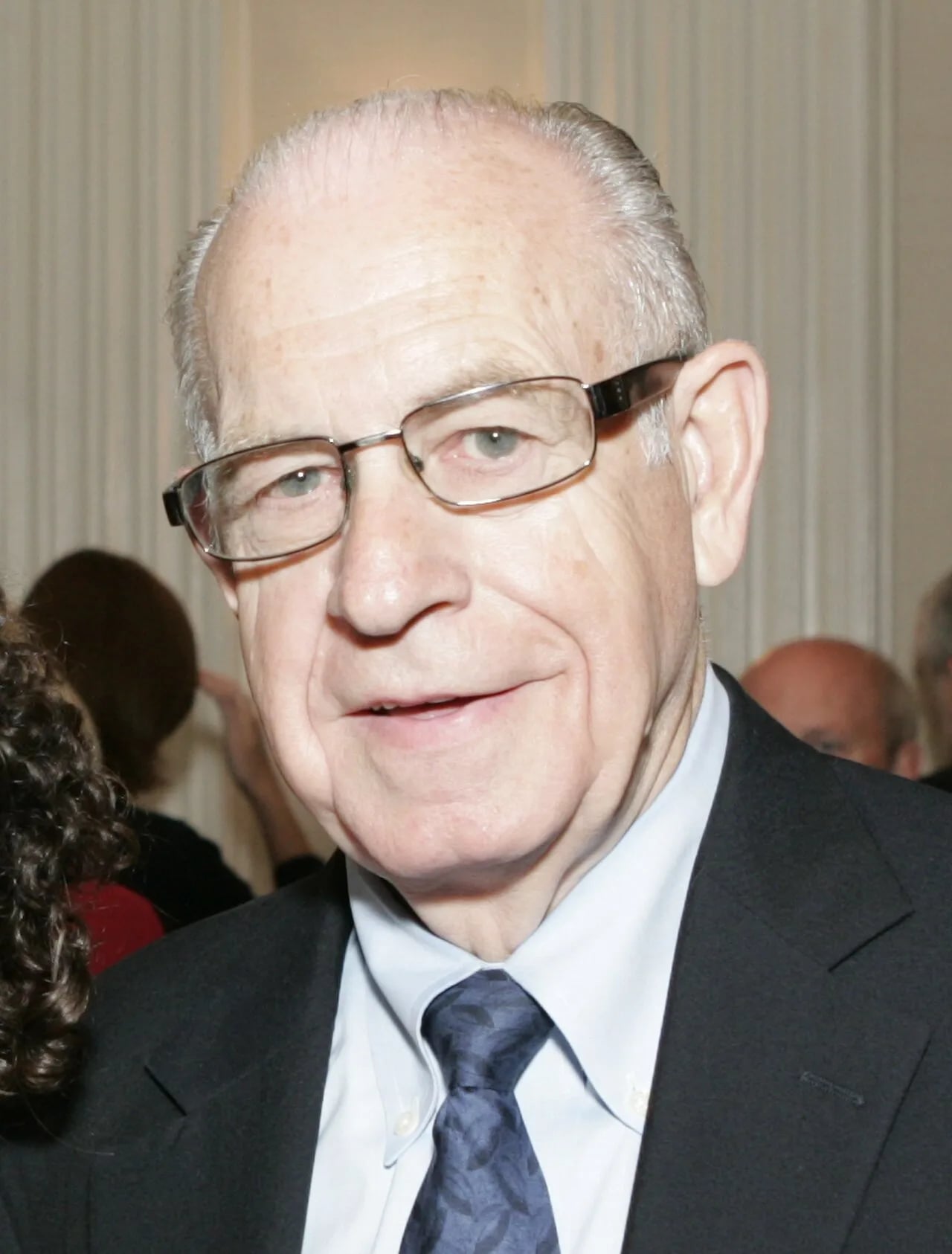 Portrait of Carl Kasell (1934–2018) – memorial page