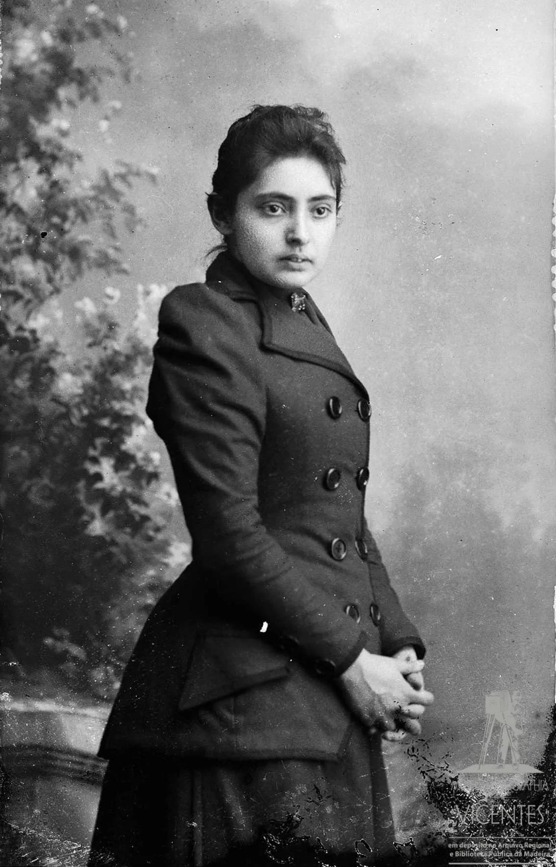 Porträt von Laura Veridiana Castro e Almeida (1870–1964) – Gedenkseite