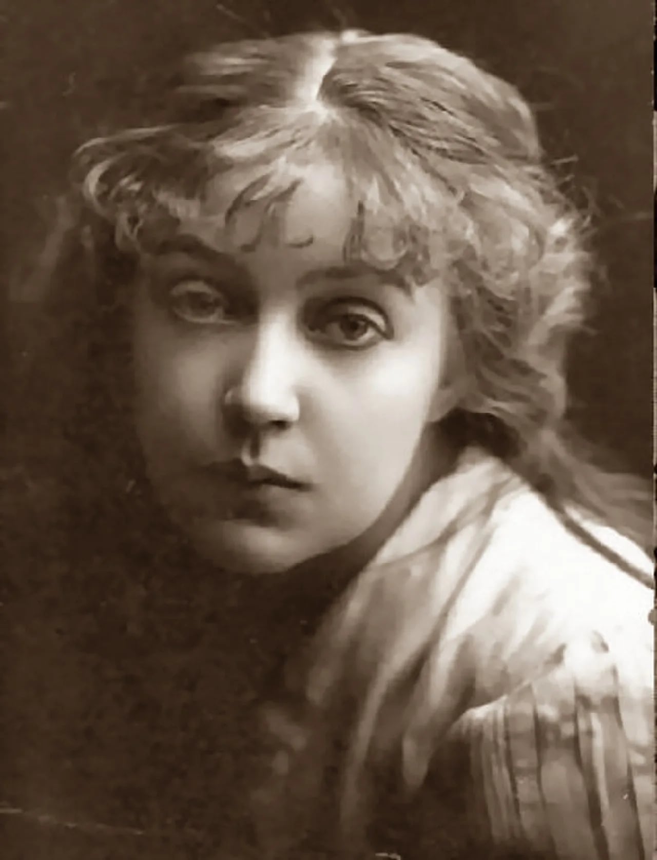 Portrait of Carlotta Nillson (1876–1951) – memorial page