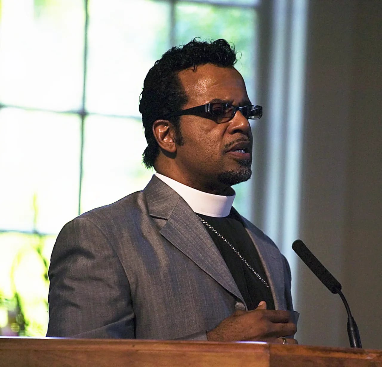 Portrait of Carlton Pearson (1953–2023) – memorial page