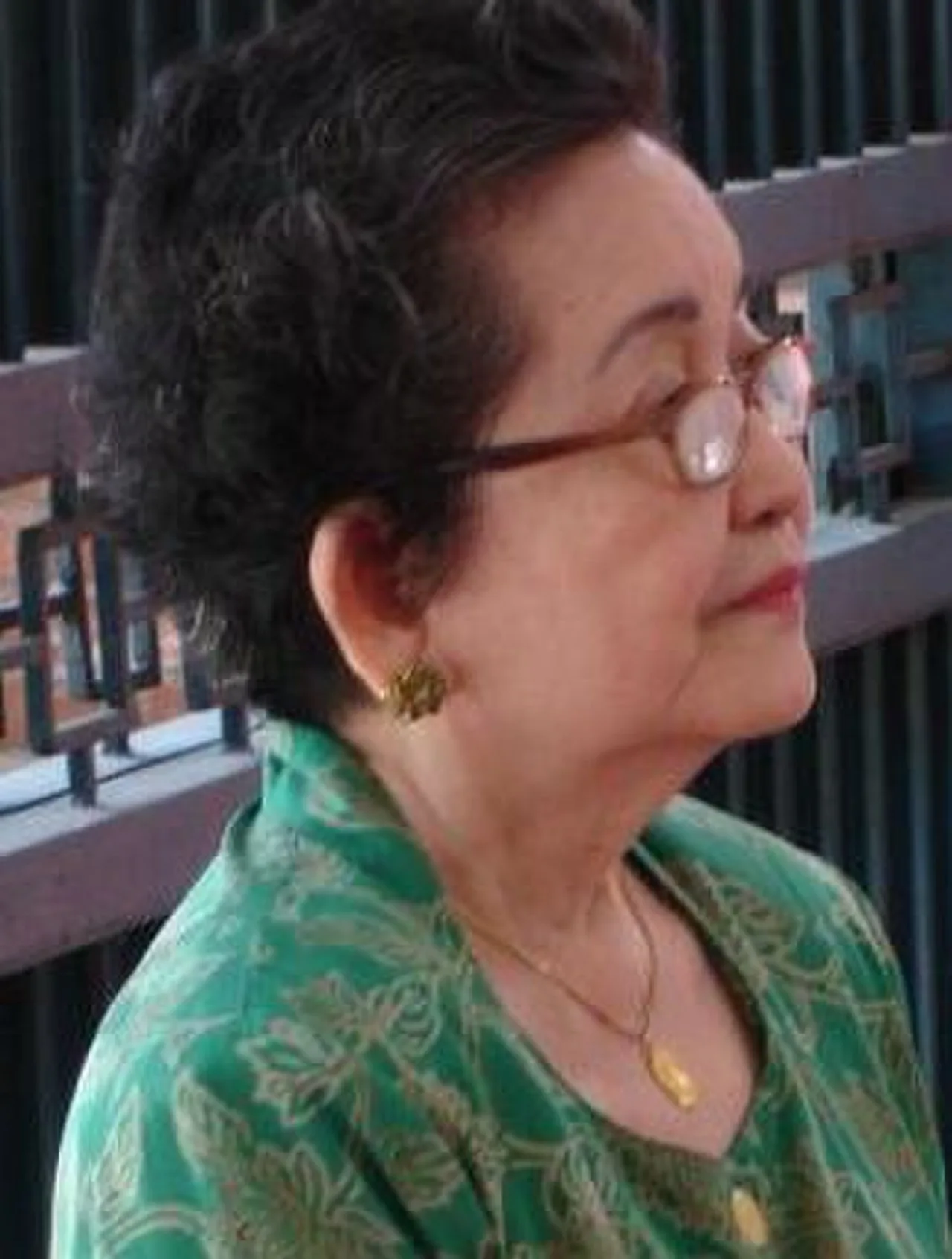 Porträt von Carolina Griño-Aquino (1923–2012) – Gedenkseite