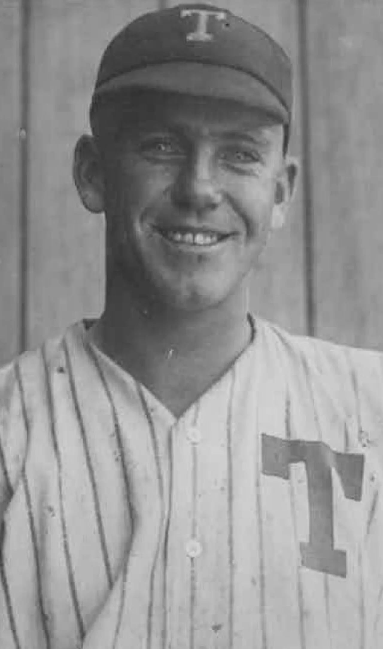 Portrait of Carson Bigbee (1895–1964) – memorial page