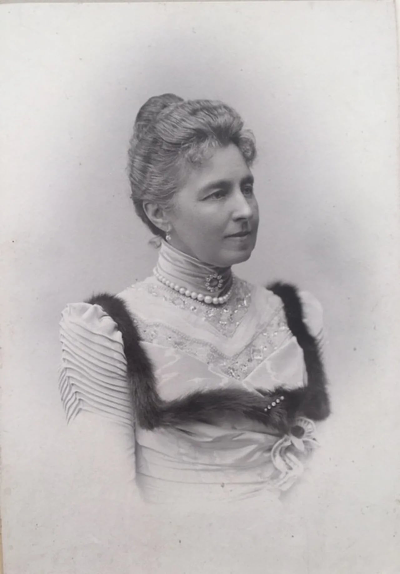 Porträt von Caroline Dickson (1846–1918) – Gedenkseite