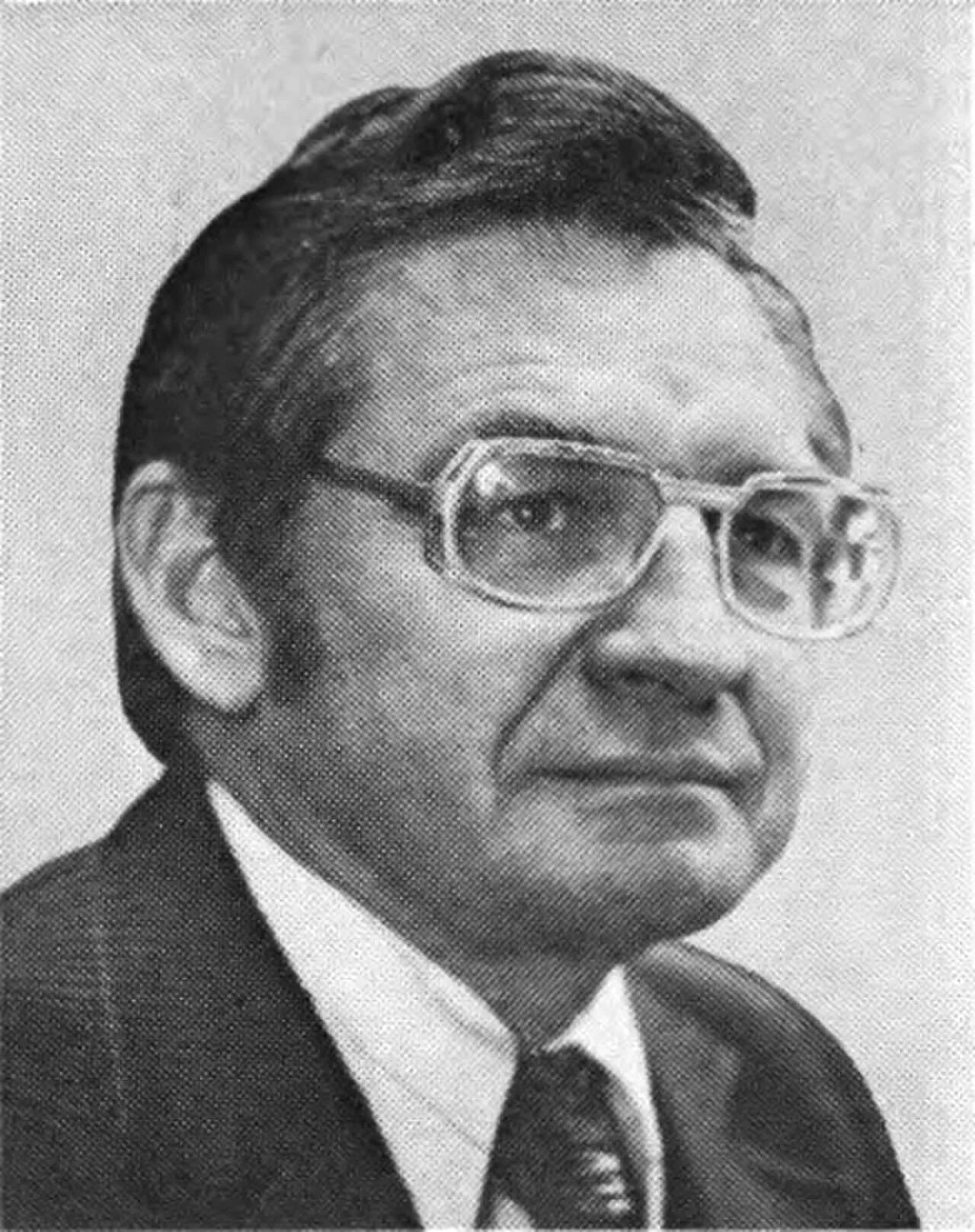 Porträt von Andrew J. Hinshaw (1923–2016) – Gedenkseite