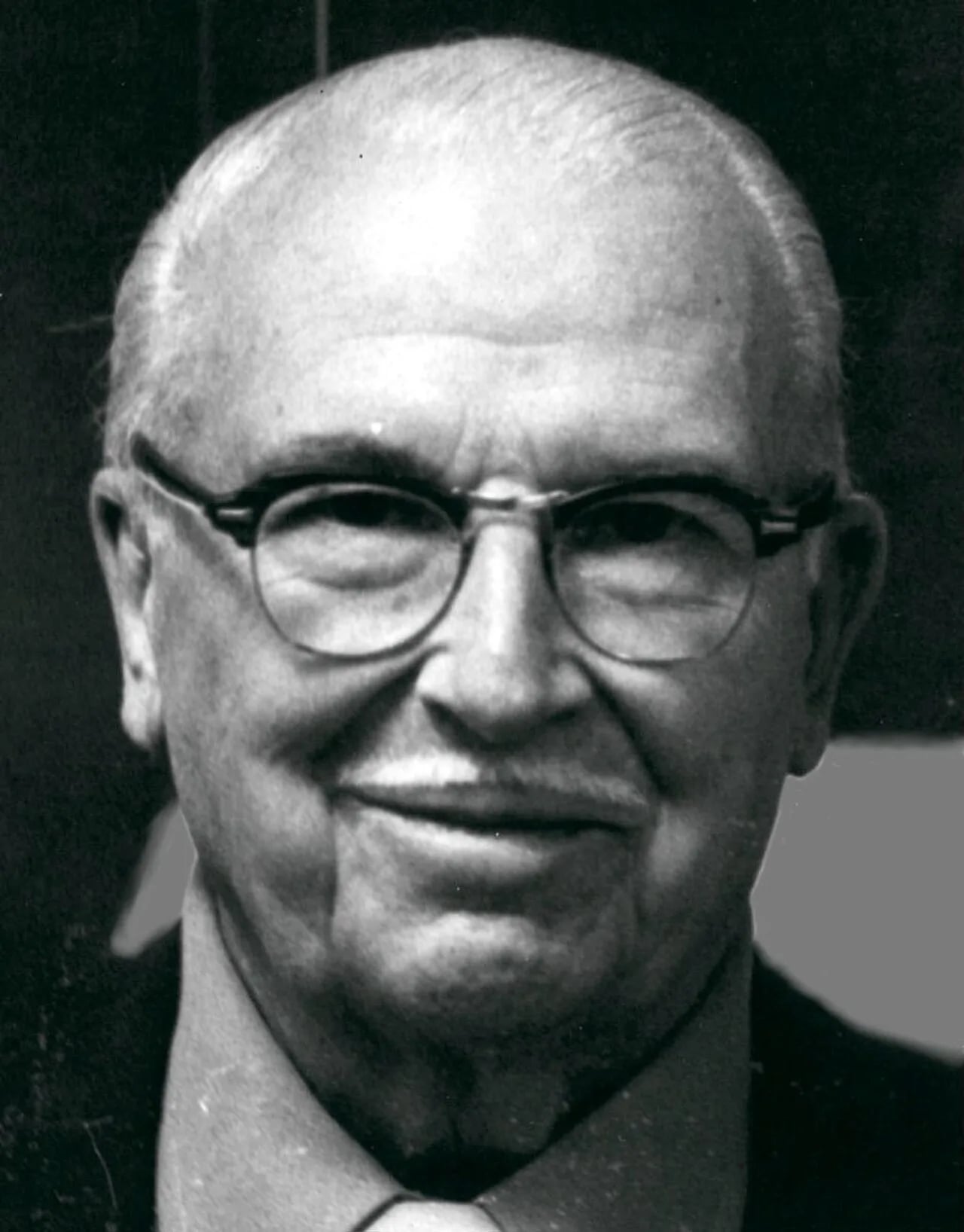 Portrait of Cecil Leeson (1902–1989) – memorial page